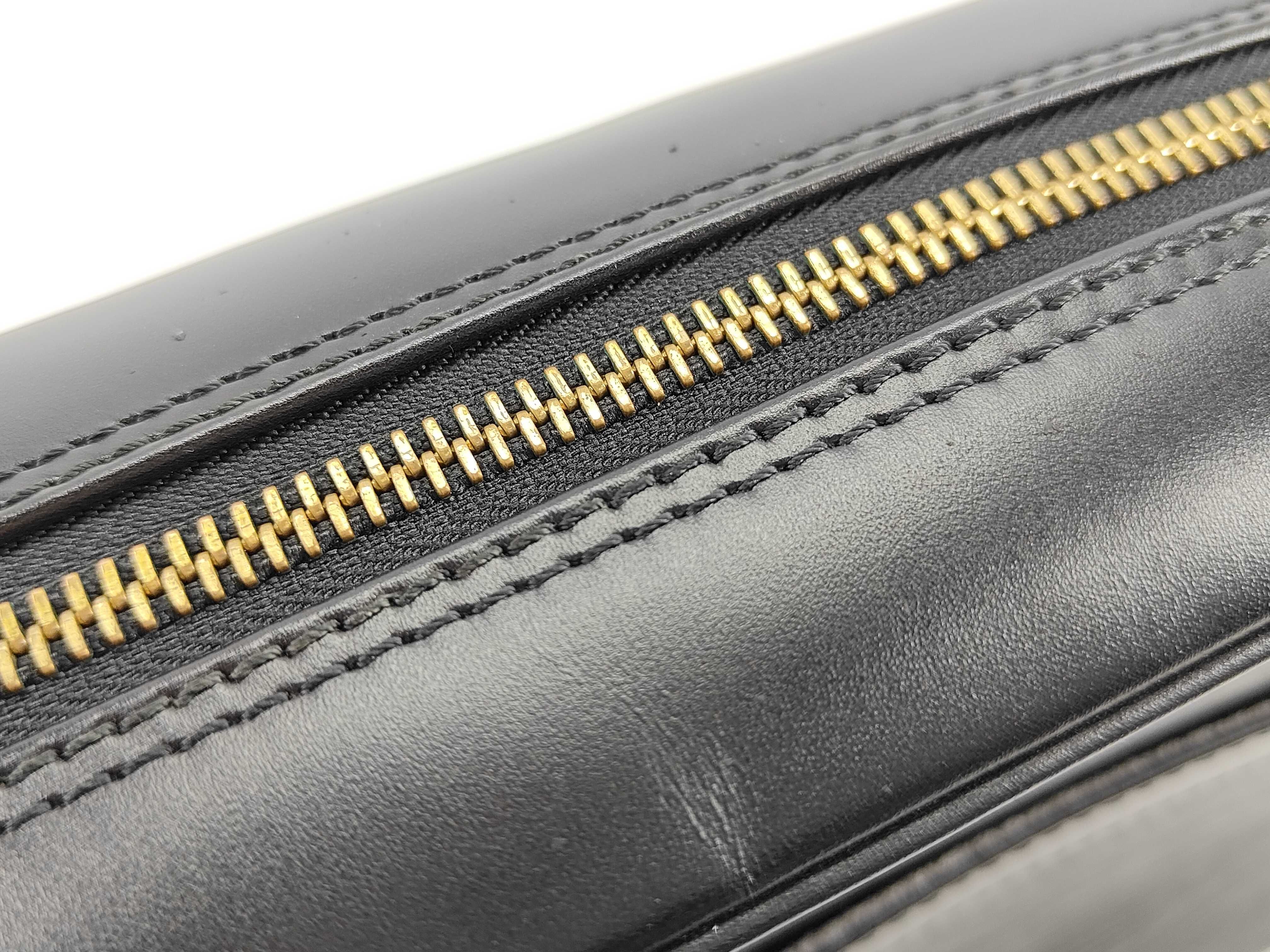 Epi Louis Vuitton Trocadero Shoulder Bag — view 9