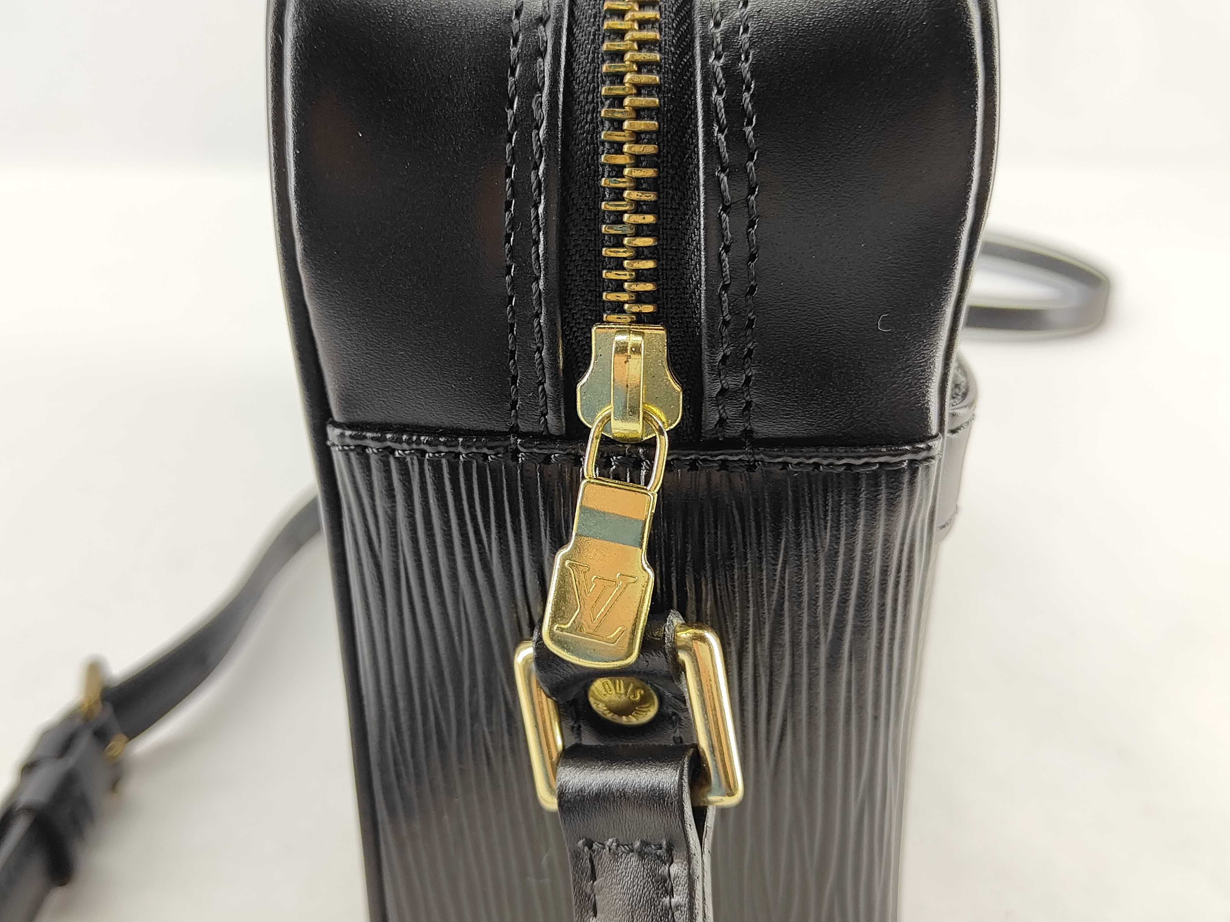 Epi Louis Vuitton Trocadero Shoulder Bag — view 10