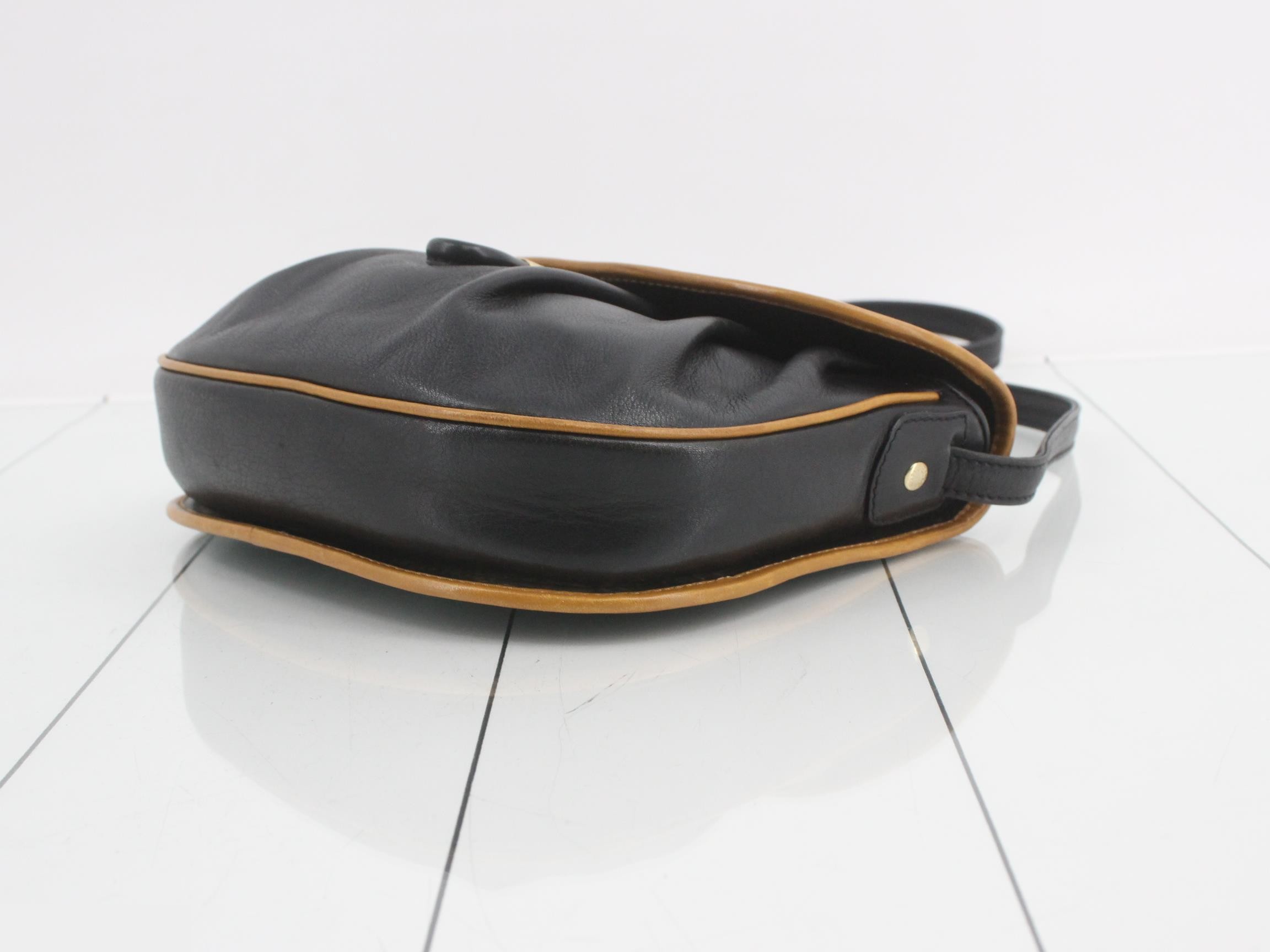 shoulder bag, leather, black x beige — view 6