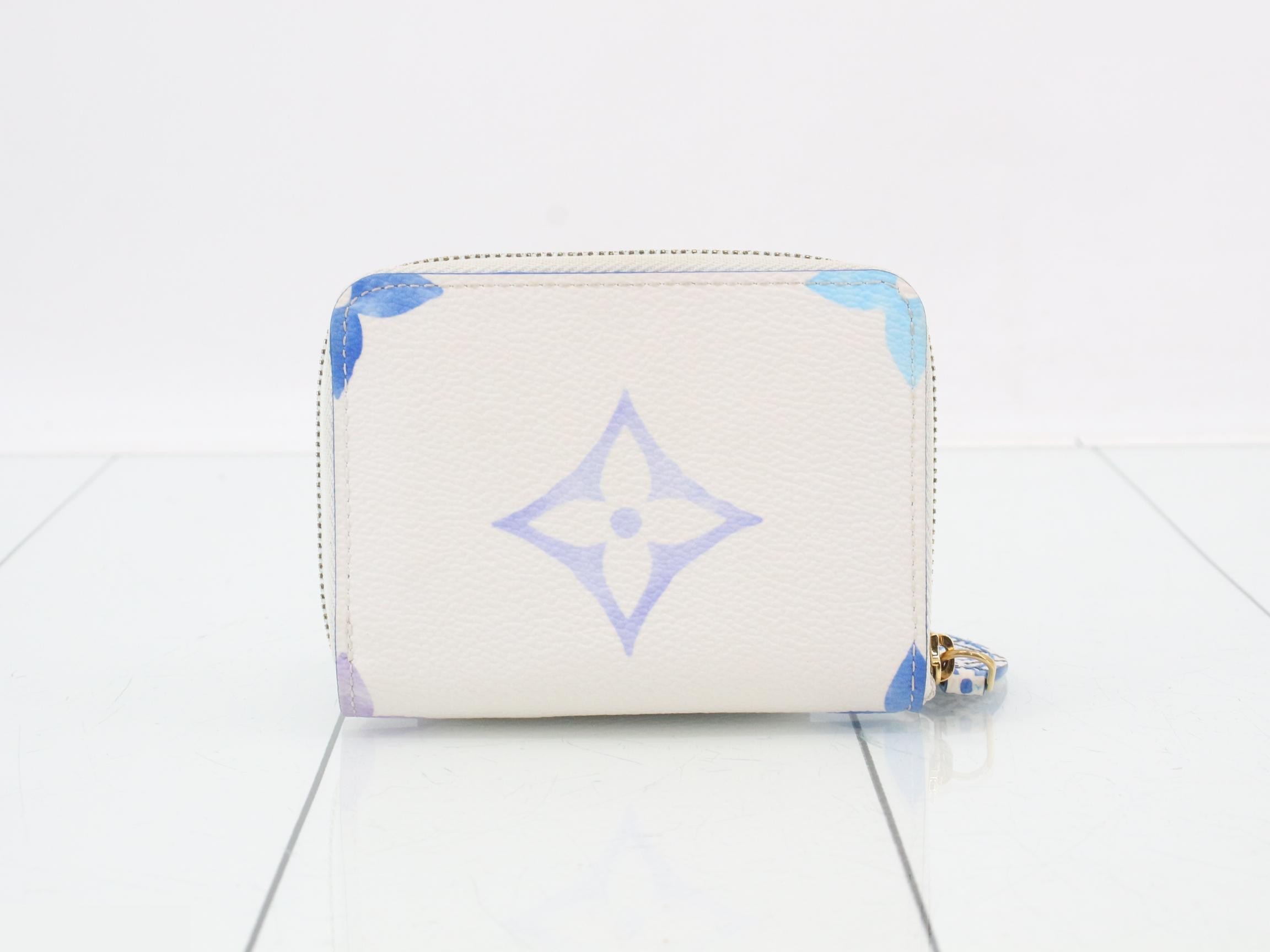 Giant by the Pool Zippy Coin Purse (with box) — view 2