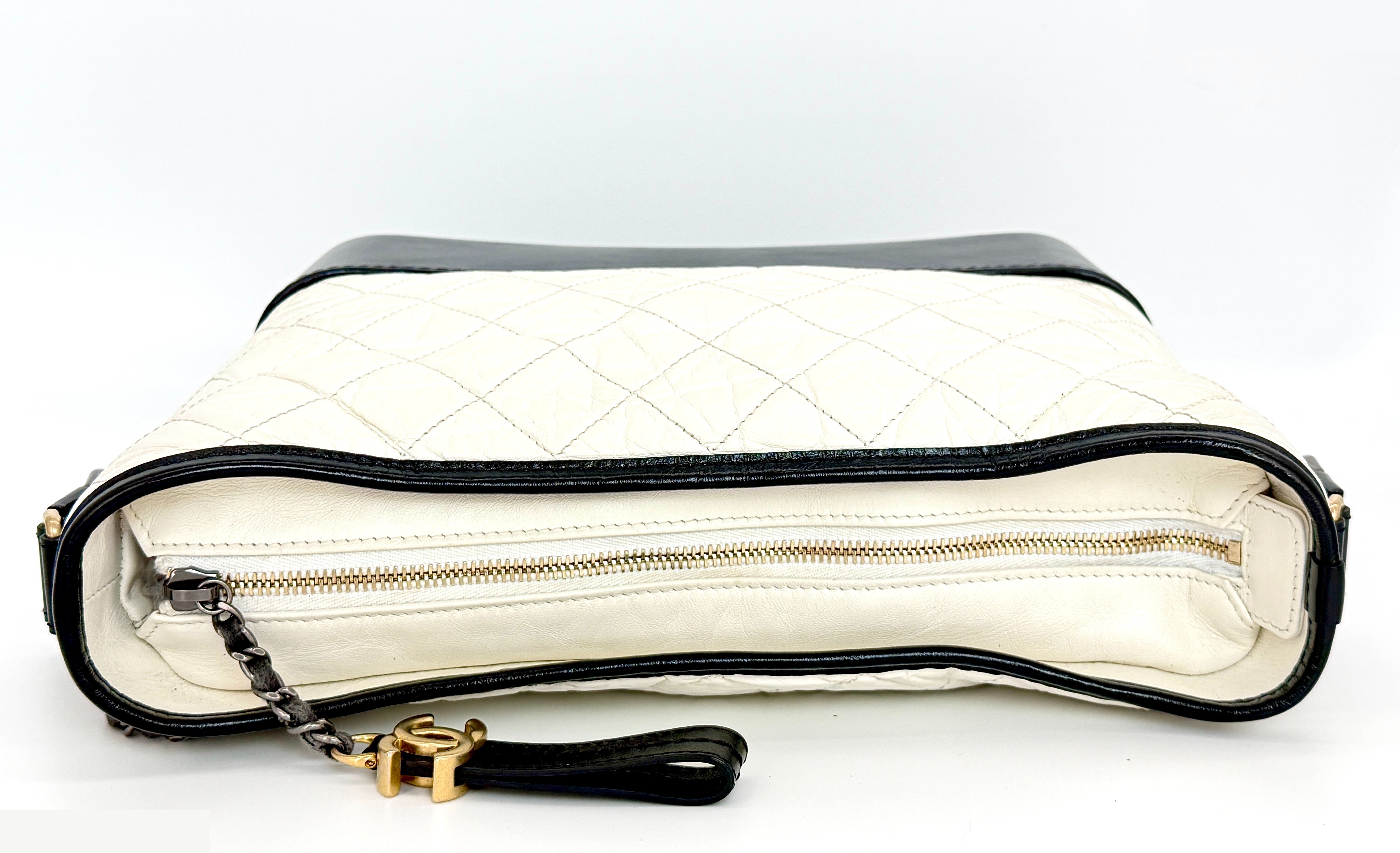 Gabrielle de Chanel, Serial No. 27, Leather Chain Shoulder Bag — view 3