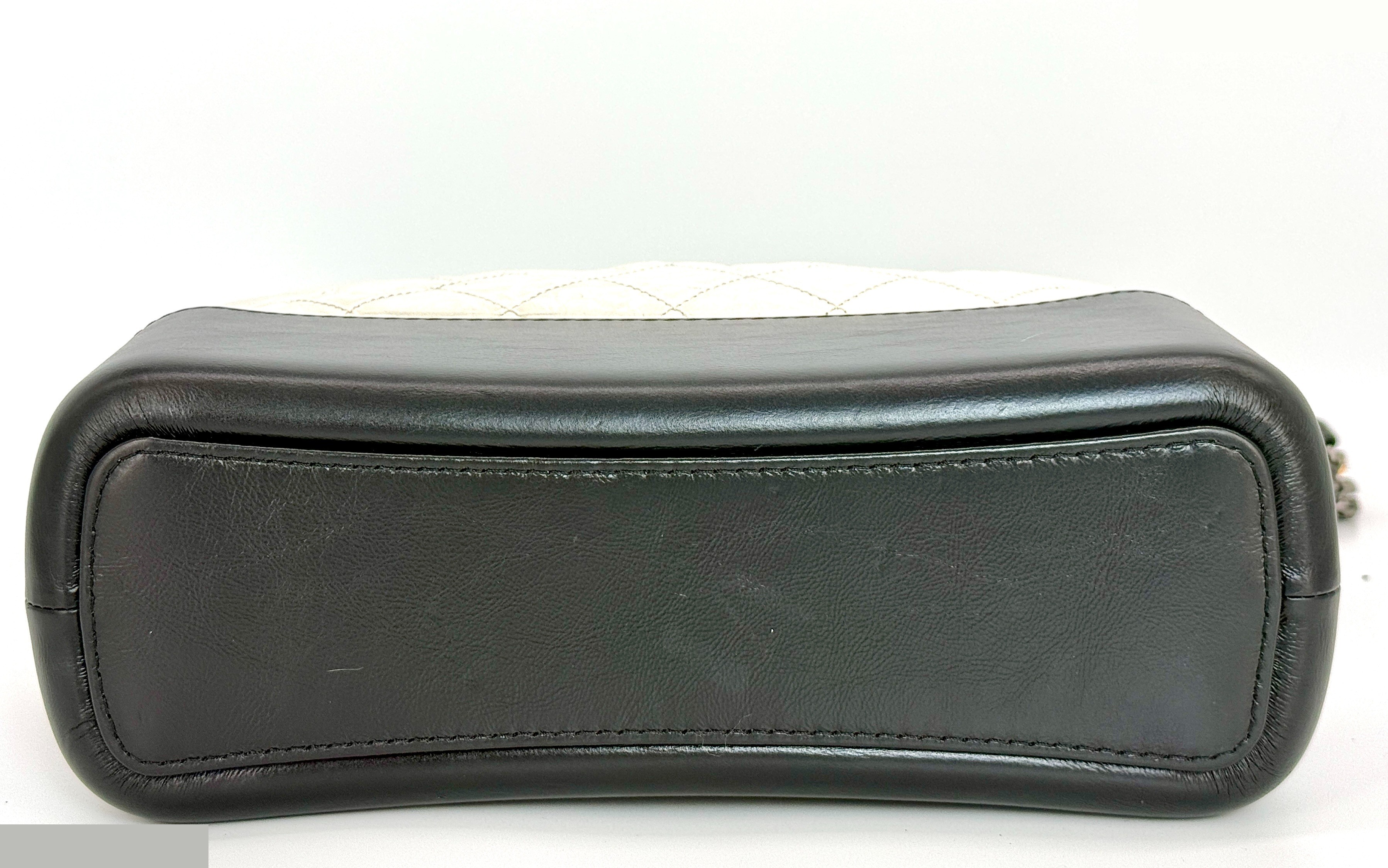Gabrielle de Chanel, Serial No. 27, Leather Chain Shoulder Bag — view 4