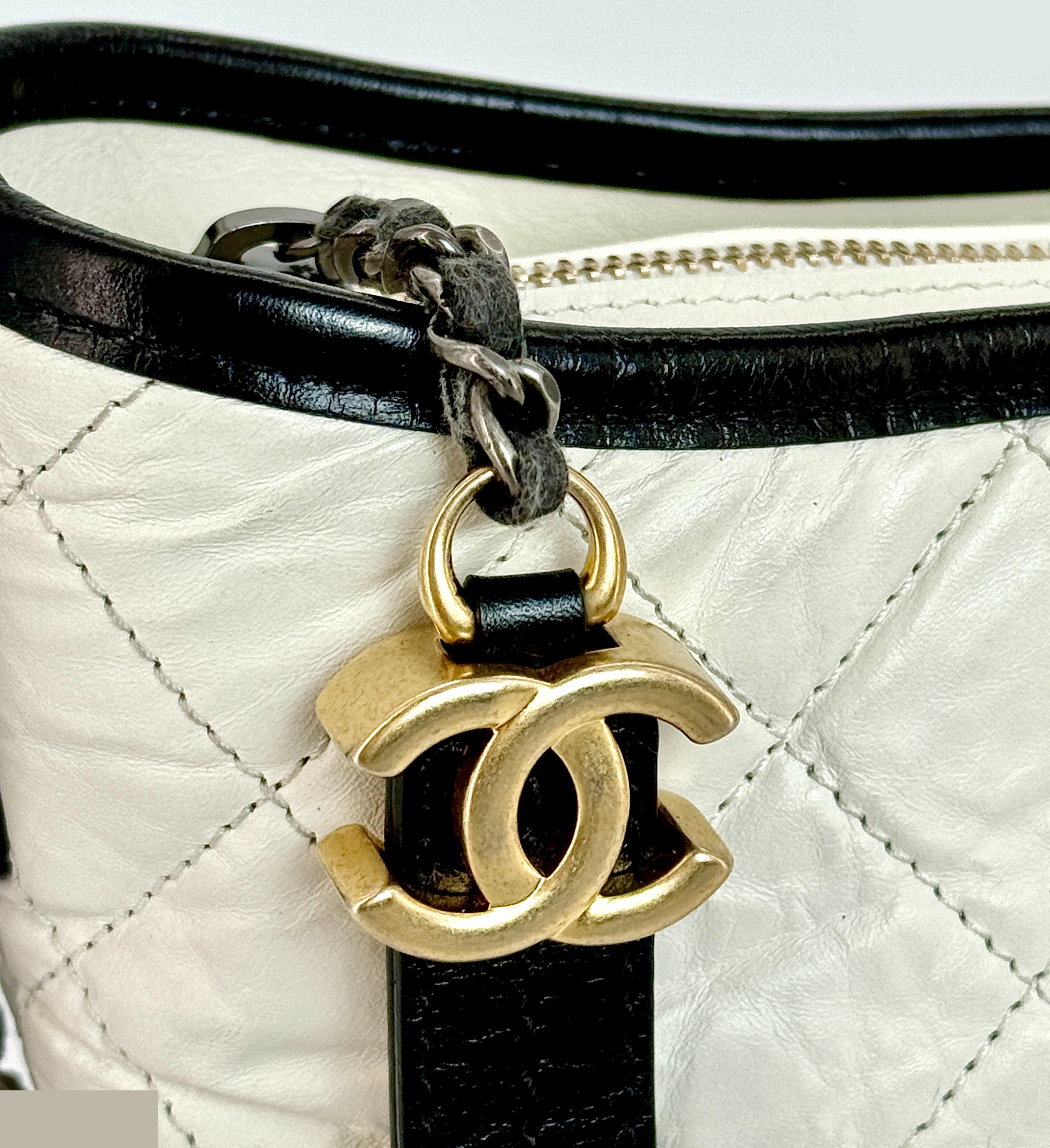Gabrielle de Chanel, Serial No. 27, Leather Chain Shoulder Bag — view 5