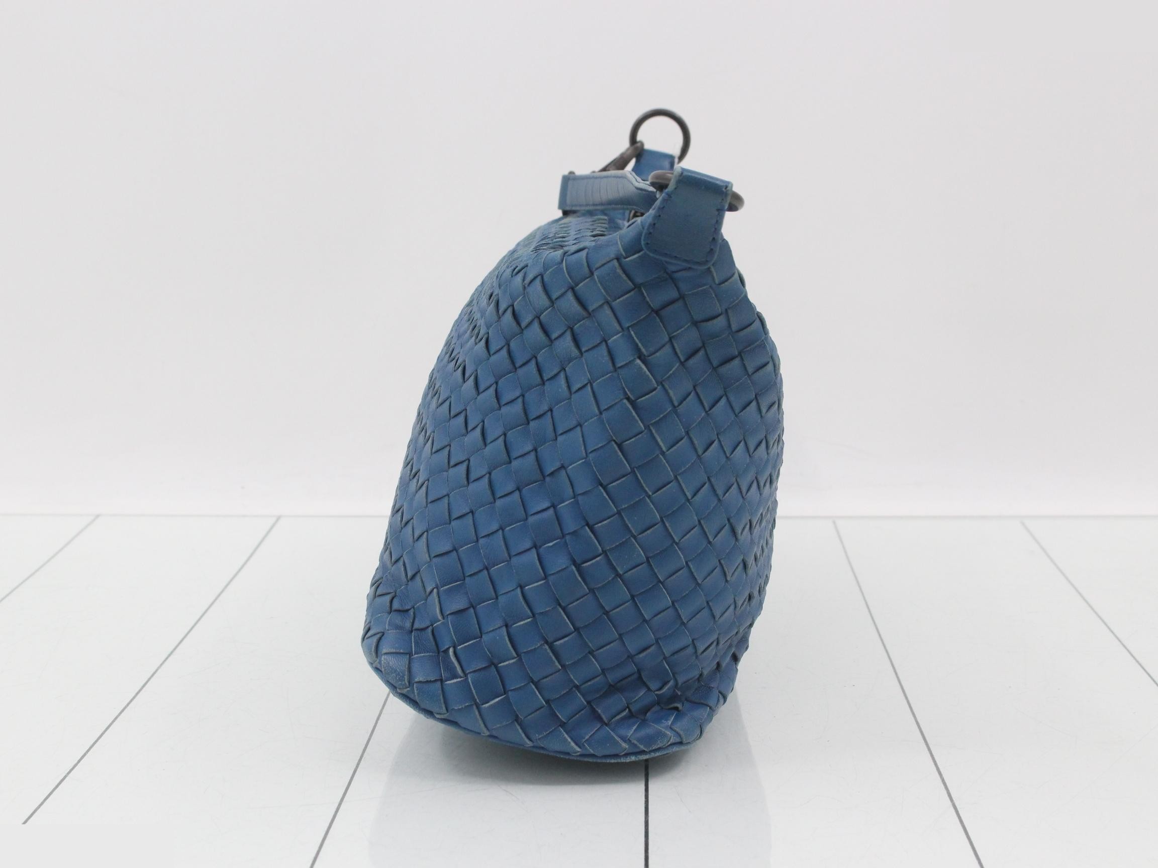 One-shoulder bag, Intrecciato weave, light blue leather — view 3