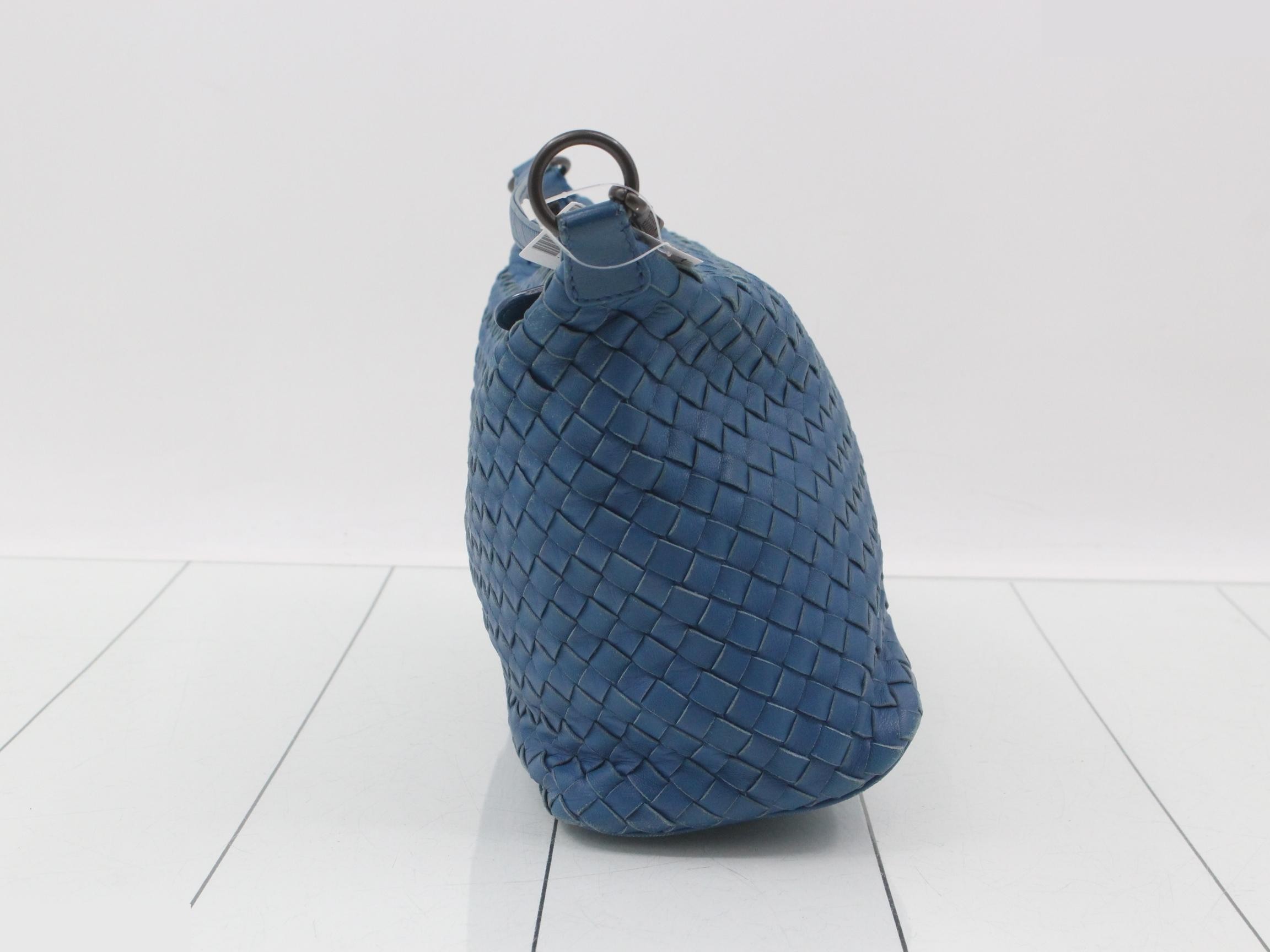 One-shoulder bag, Intrecciato weave, light blue leather — view 4