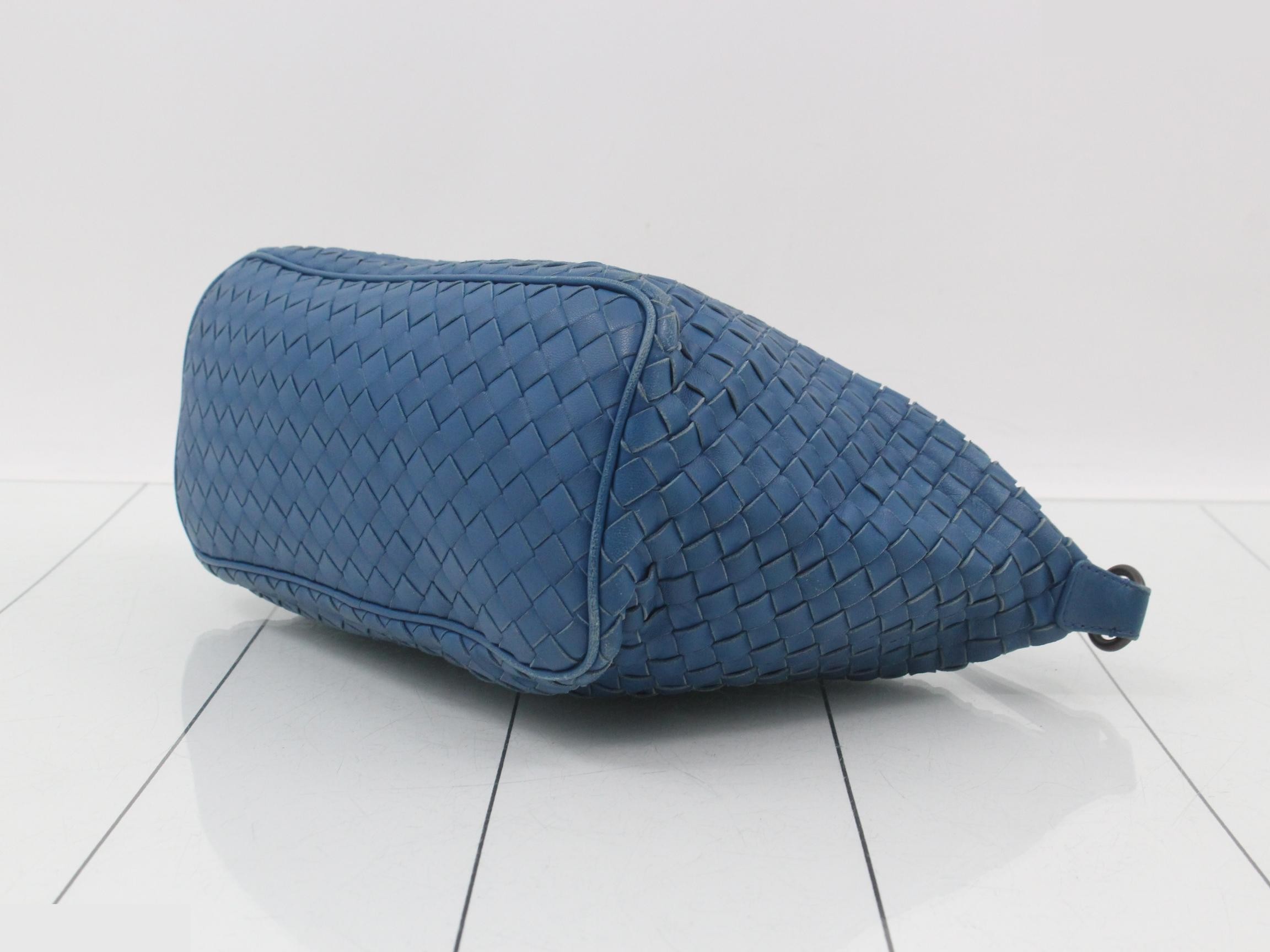 One-shoulder bag, Intrecciato weave, light blue leather — view 6