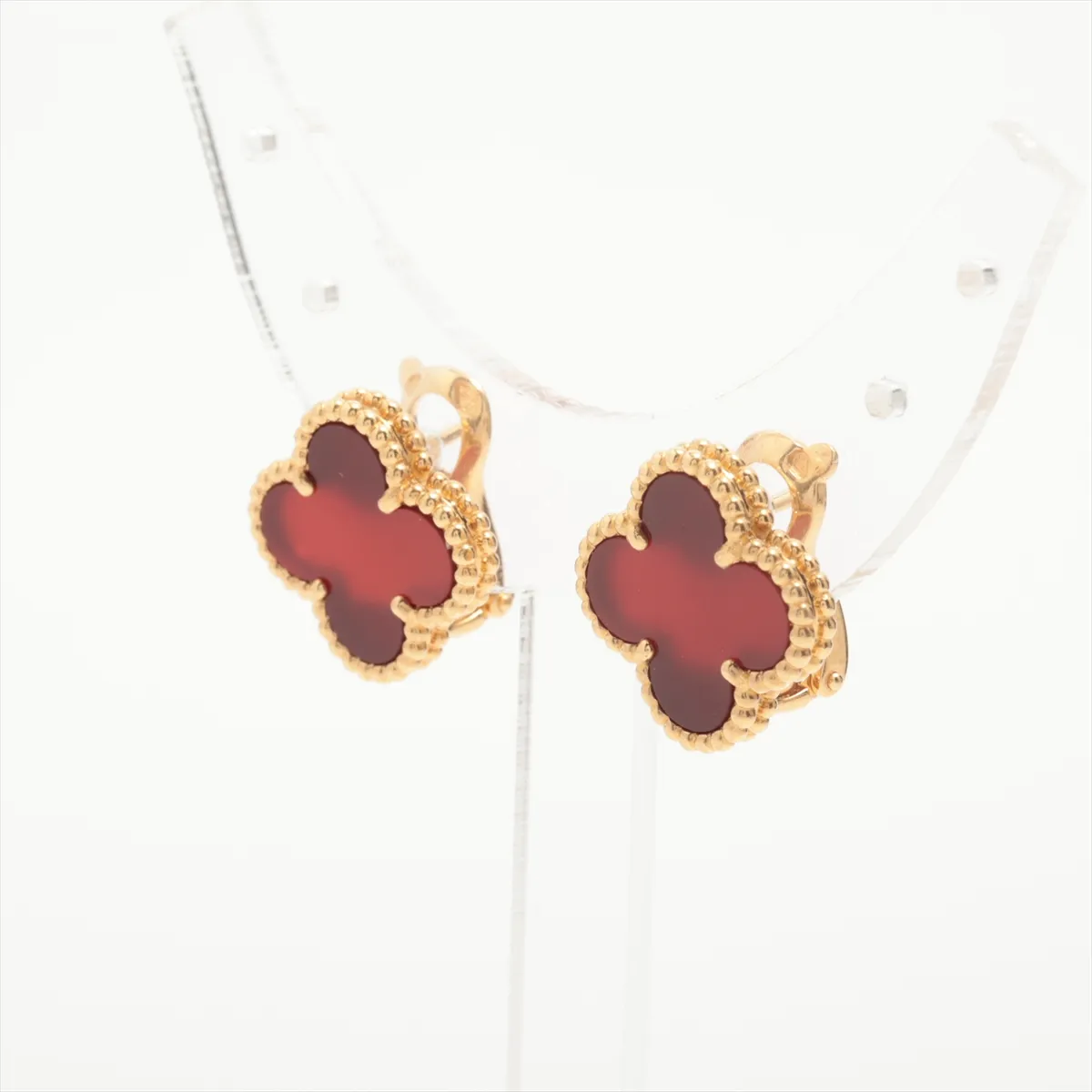 Vintage Alhambra Carnelian Earrings, 750 (Yellow Gold), 7.6g, JB887212. One earring has a slightly bent post and a loose clasp. — view 3