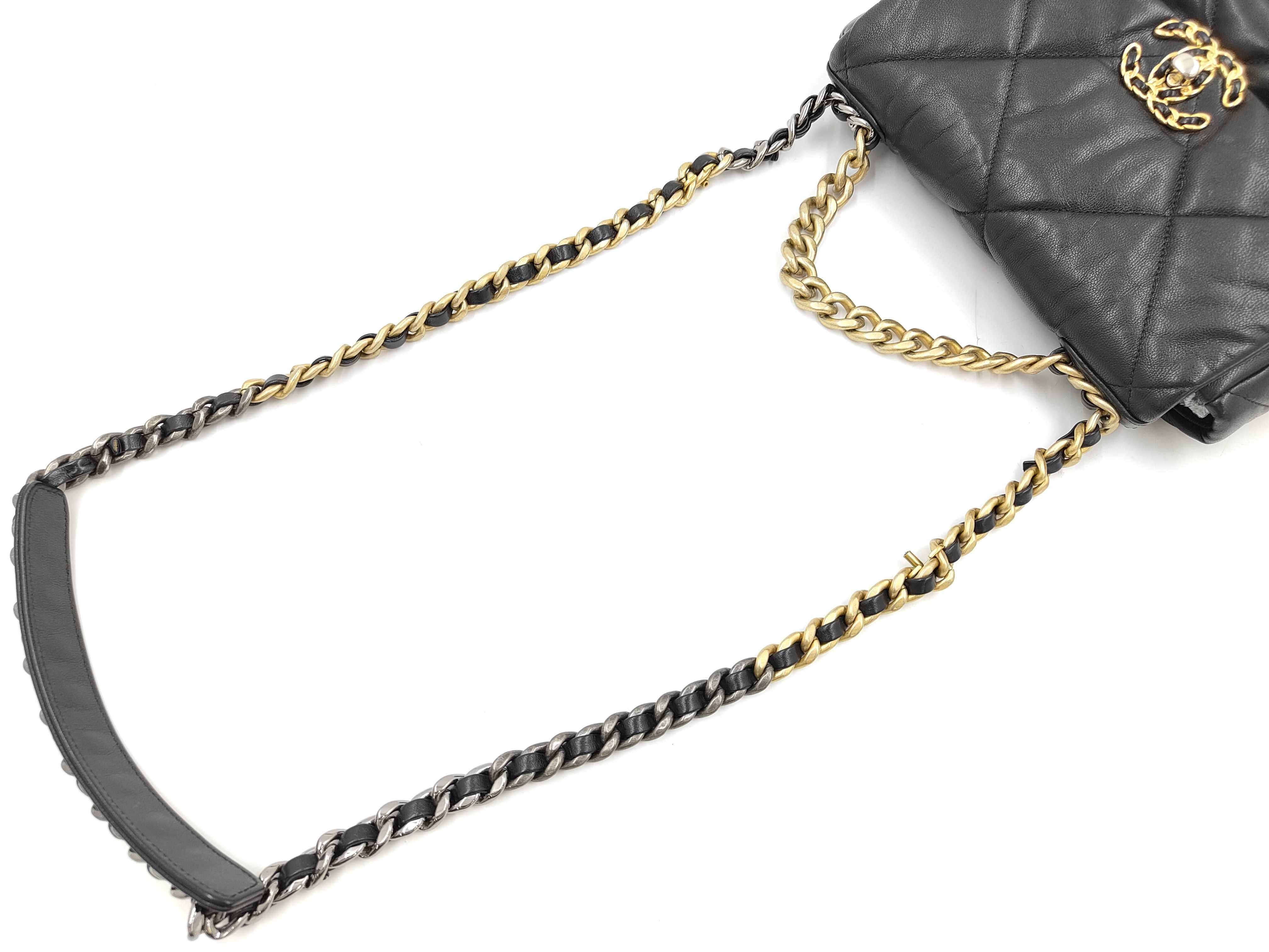CHANEL19 Lambskin Chain Shoulder Bag Black Gold Shoulder Bag — view 3