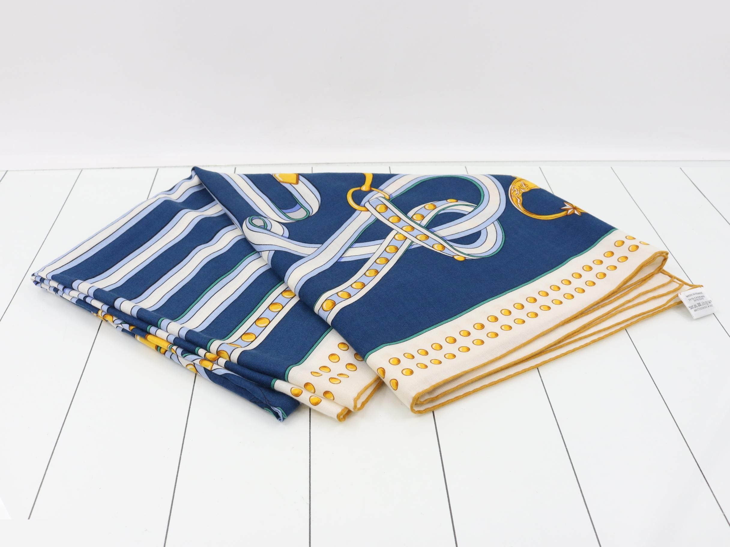 Large scarf — view 3