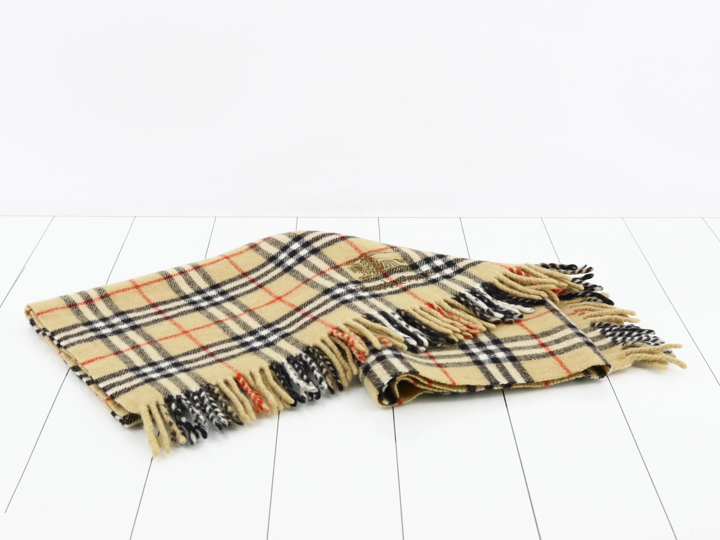 Nova Check lap blanket/shawl, beige — view 2