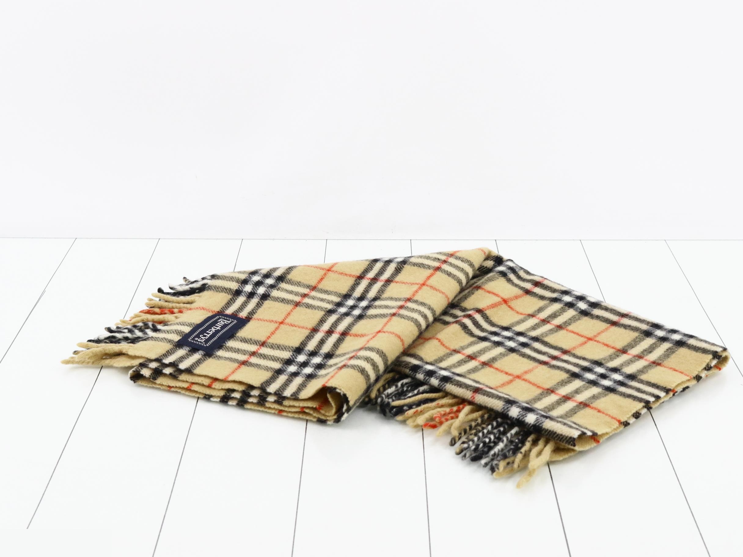 Nova Check lap blanket/shawl, beige — view 3