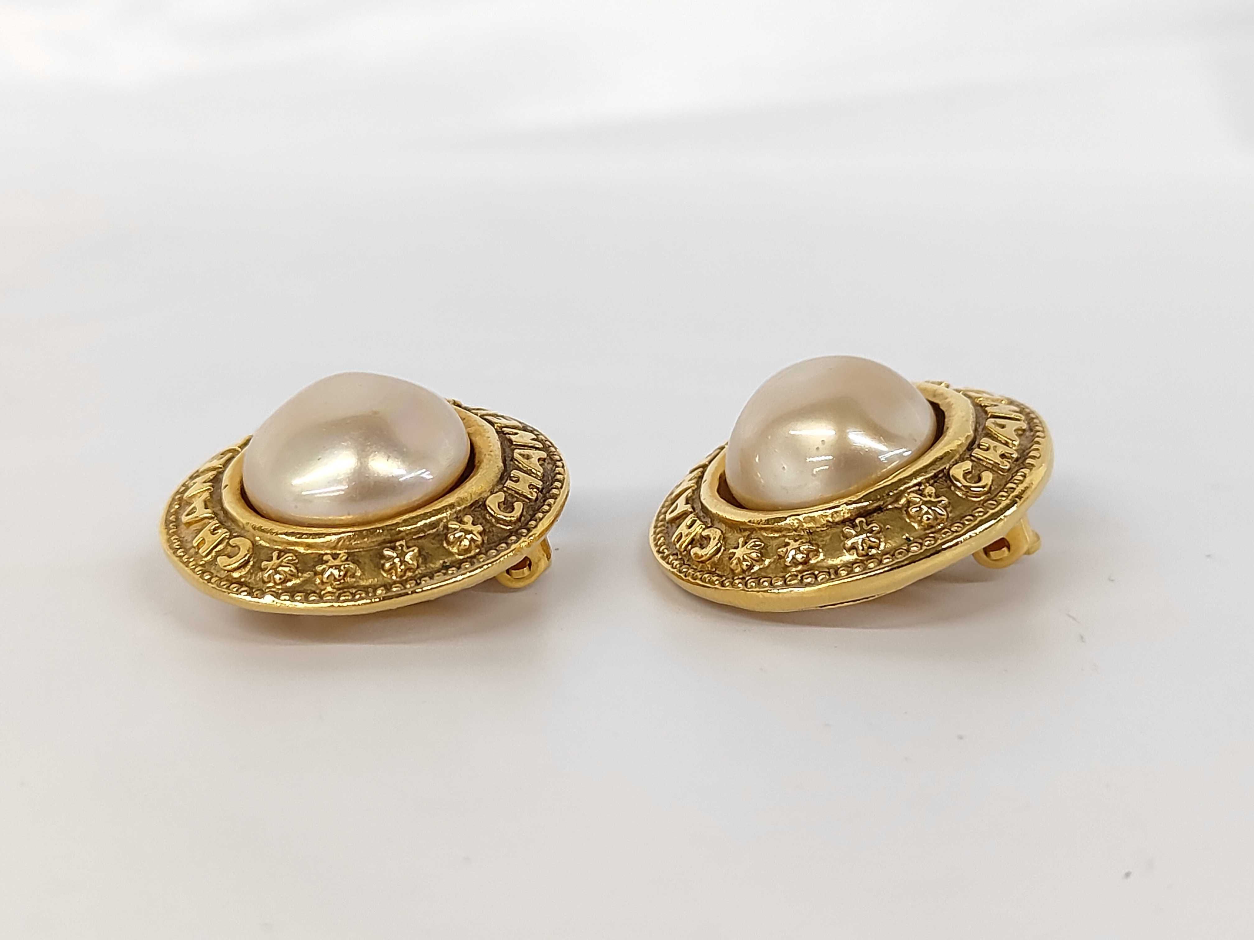 Pearl Round Gold (YG) Earrings — view 3