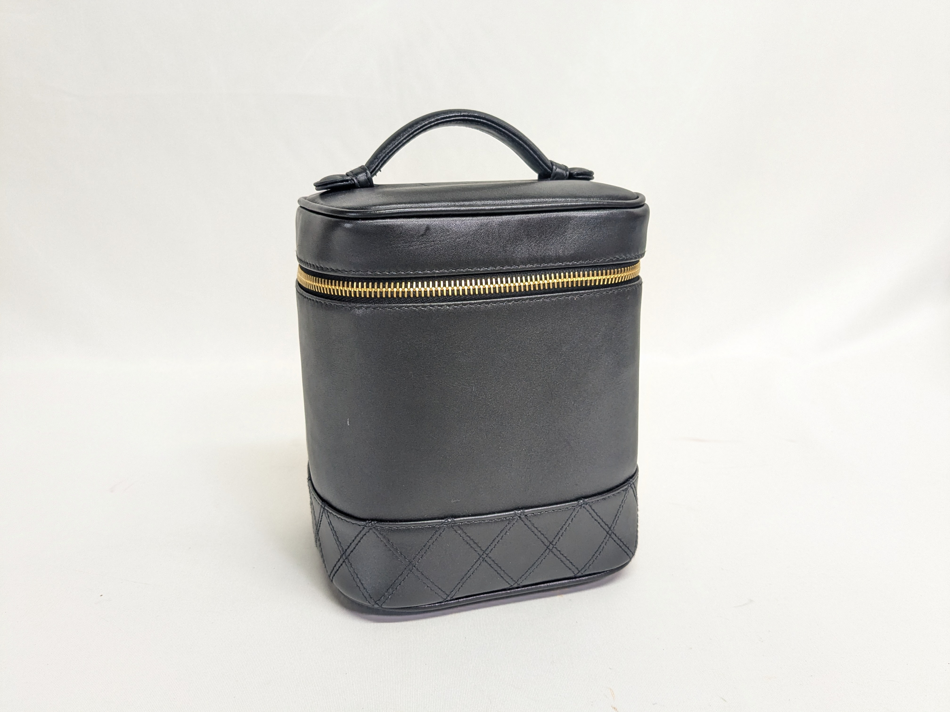 Bicolore Vanity Case with Seal and Guarantee Card (3307204) Vanity Bag — view 2