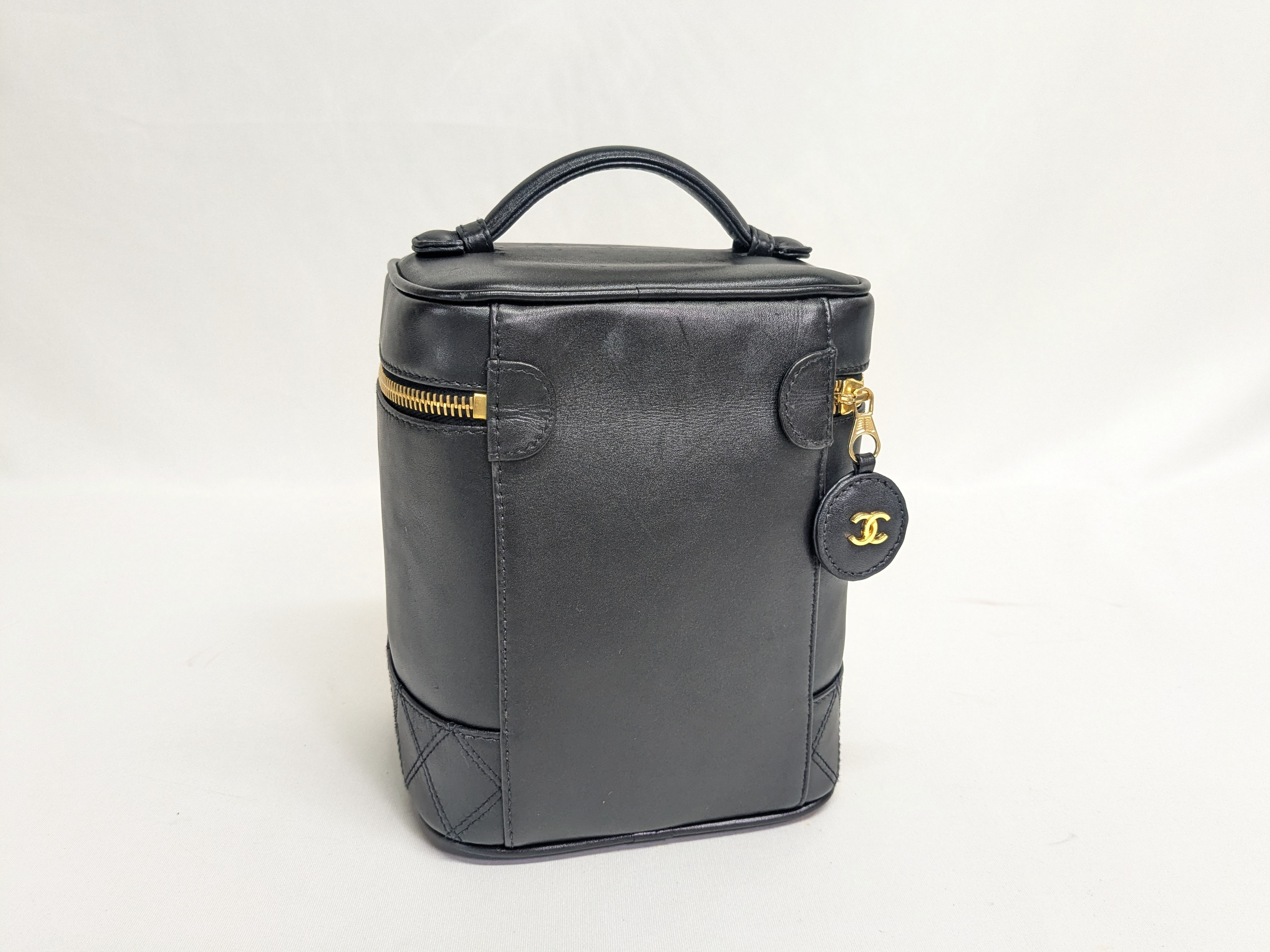 Bicolore Vanity Case with Seal and Guarantee Card (3307204) Vanity Bag — view 3