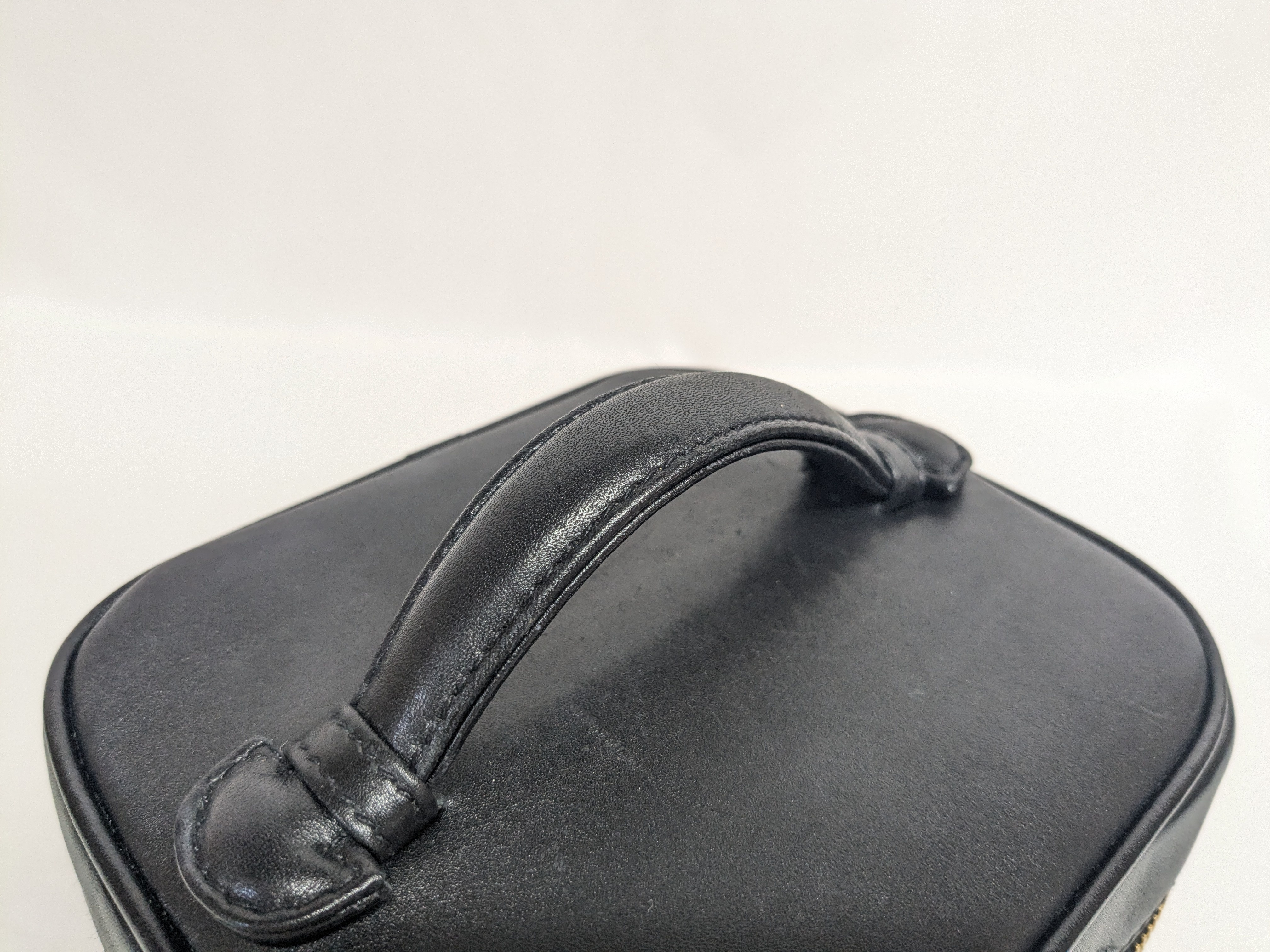 Bicolore Vanity Case with Seal and Guarantee Card (3307204) Vanity Bag — view 4