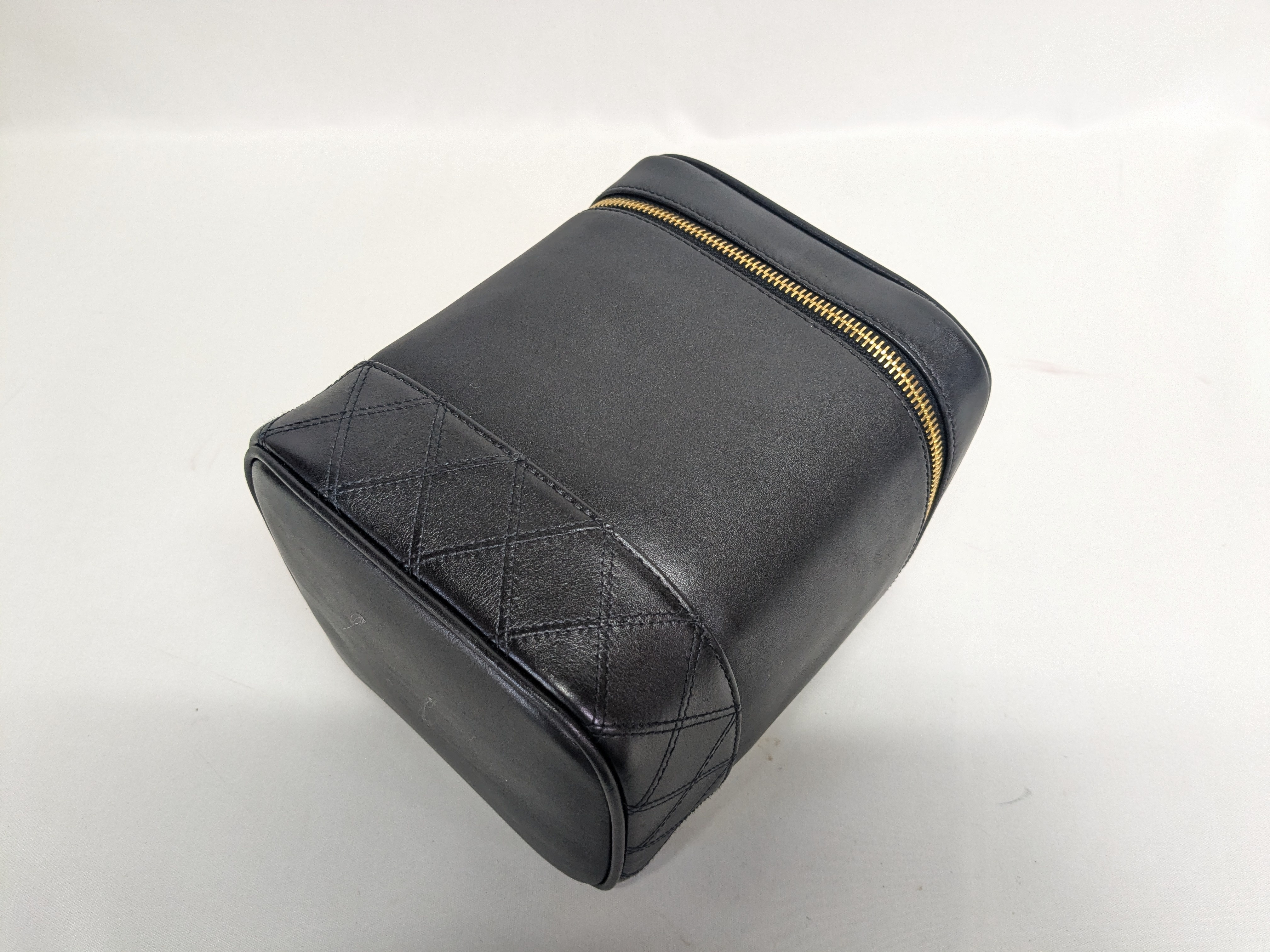 Bicolore Vanity Case with Seal and Guarantee Card (3307204) Vanity Bag — view 5