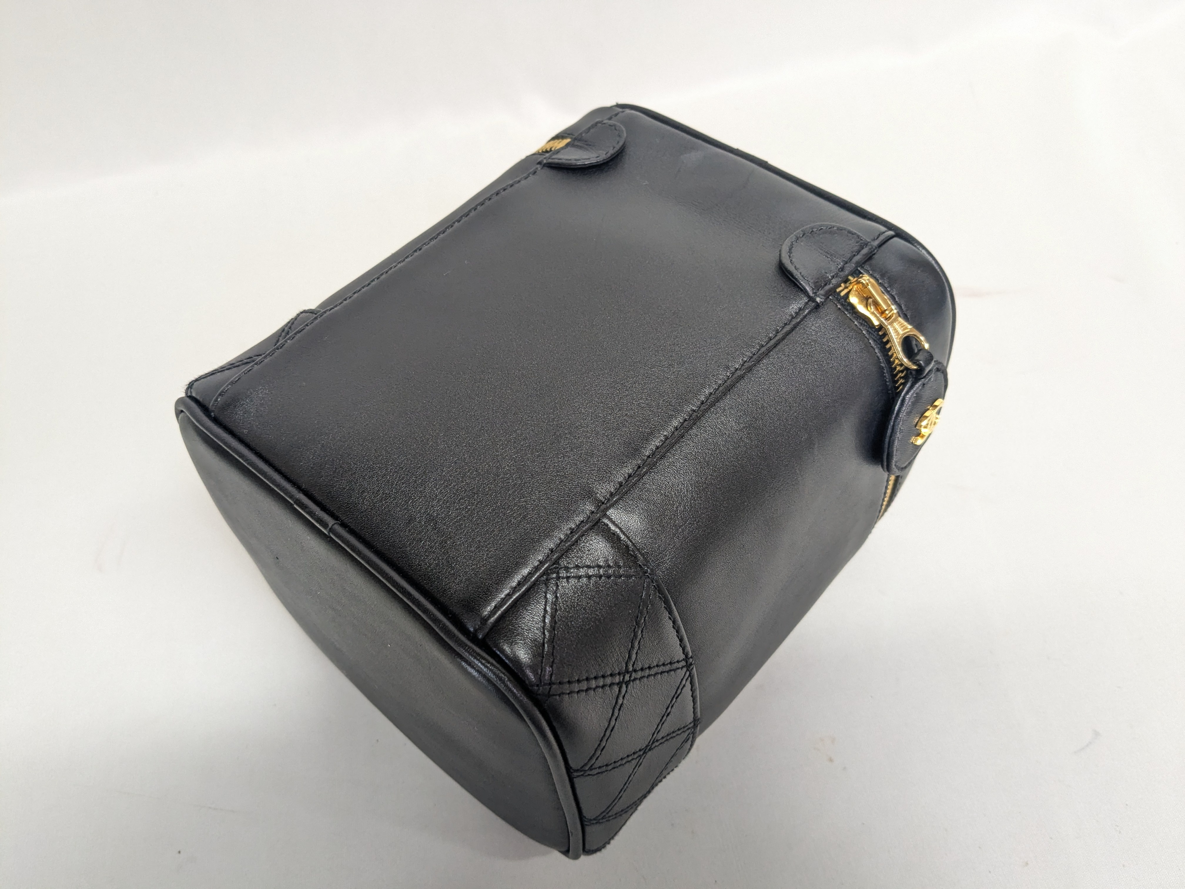 Bicolore Vanity Case with Seal and Guarantee Card (3307204) Vanity Bag — view 6