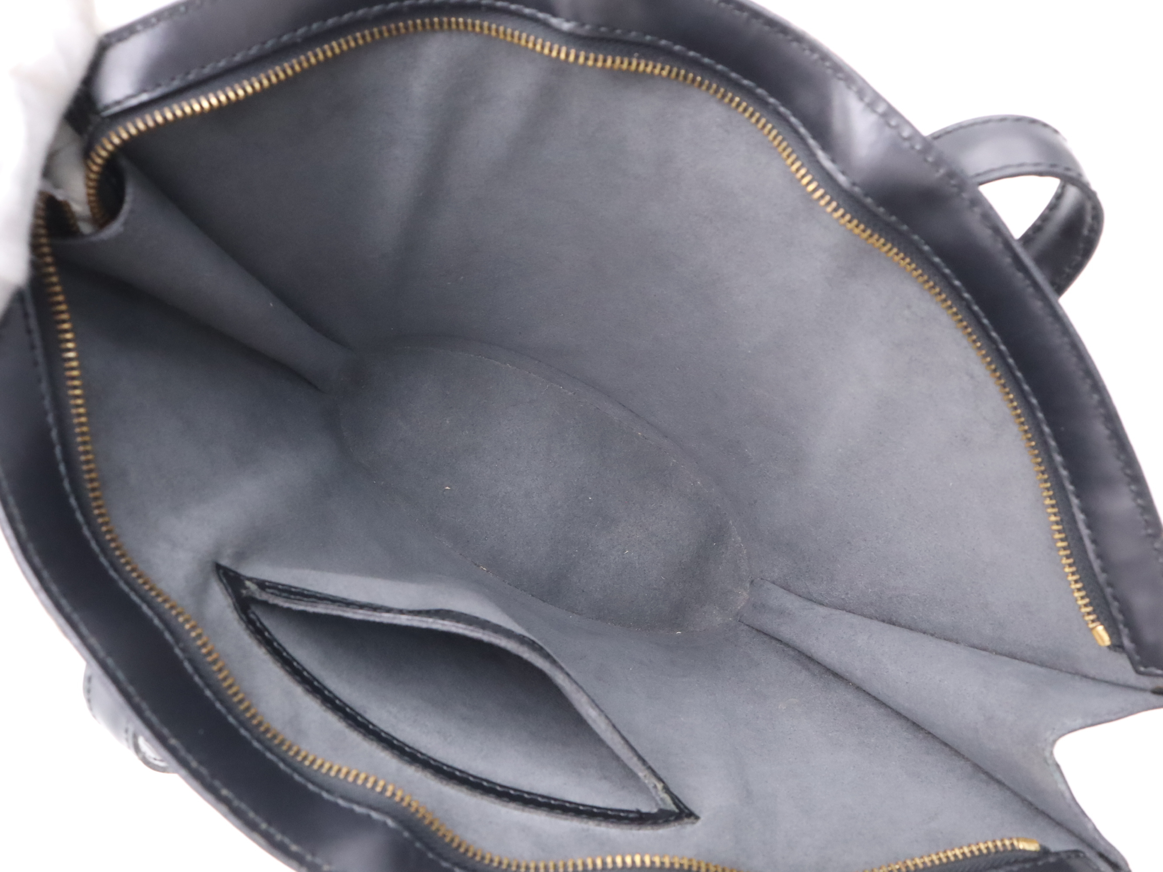 M52272 Epi Saint Jacques Noir Shoulder Bag — view 13