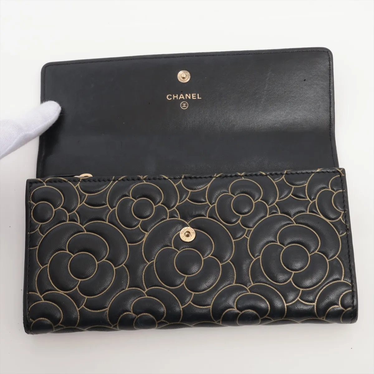 Camellia Lambskin Long Wallet, Black with Gold Hardware, 21563124 — view 3