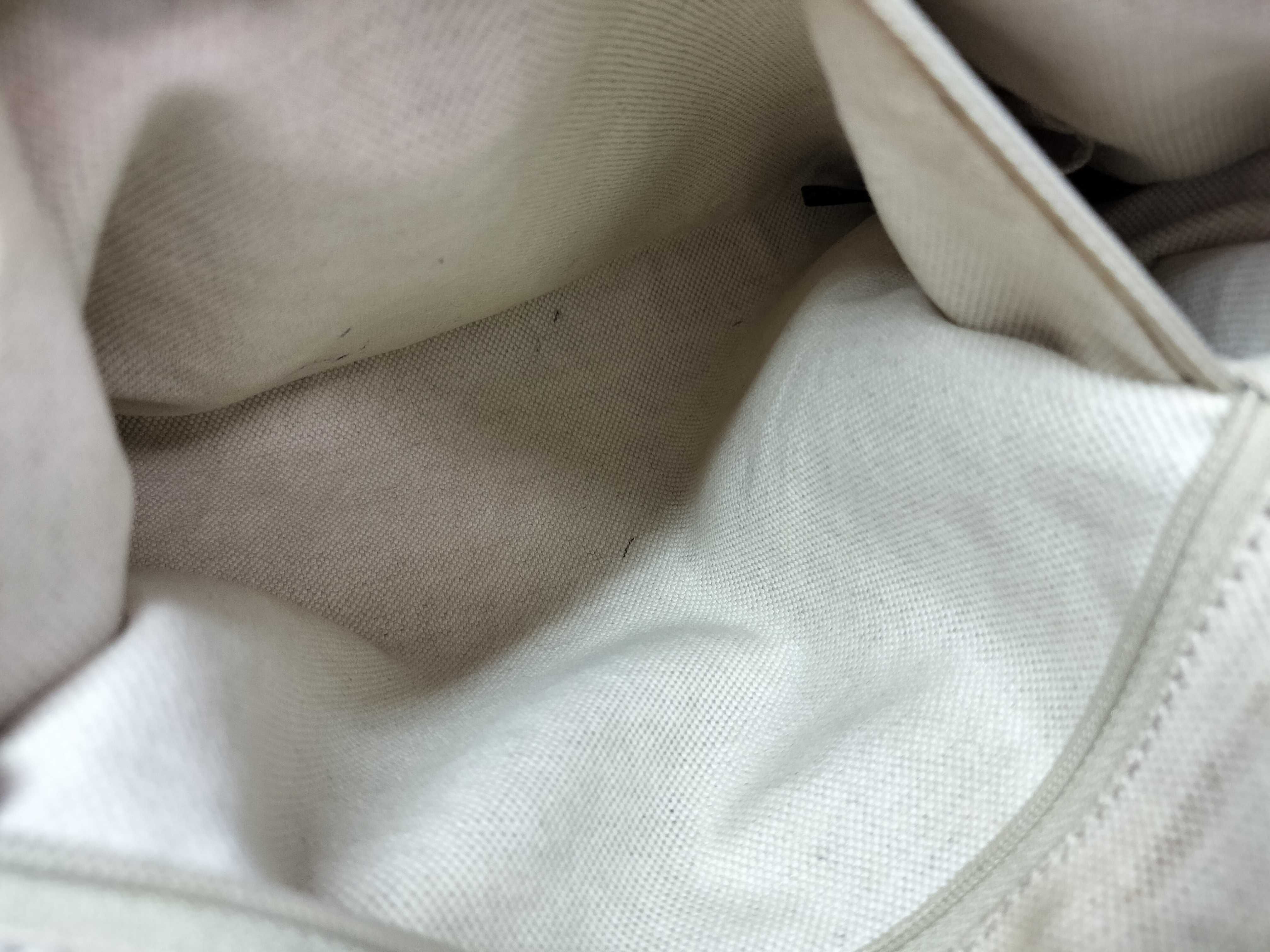 GG Canvas Gucci Handbag Shoulder Bag — view 12