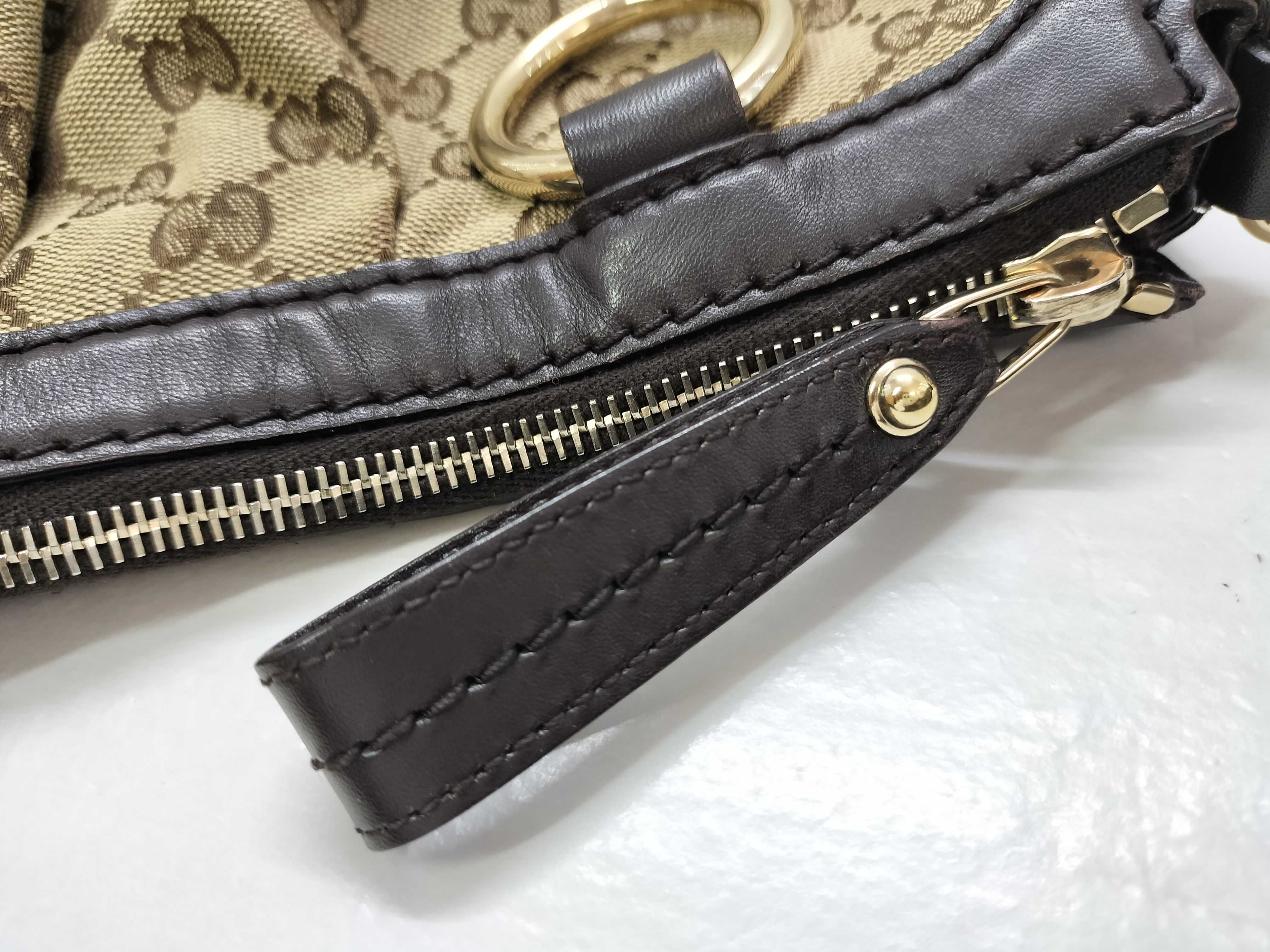 GG Canvas Gucci Handbag Shoulder Bag — view 15