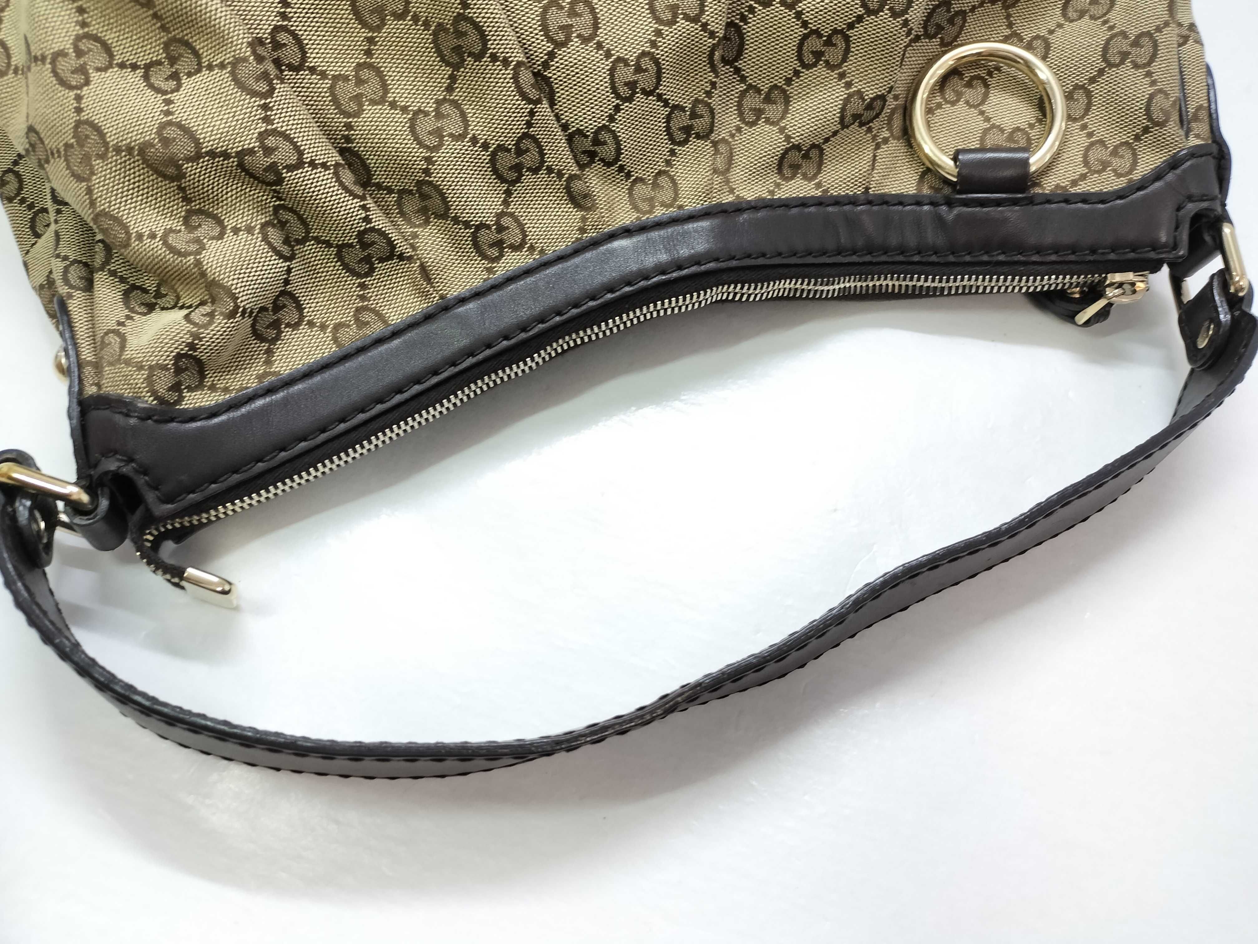 GG Canvas Gucci Handbag Shoulder Bag — view 3
