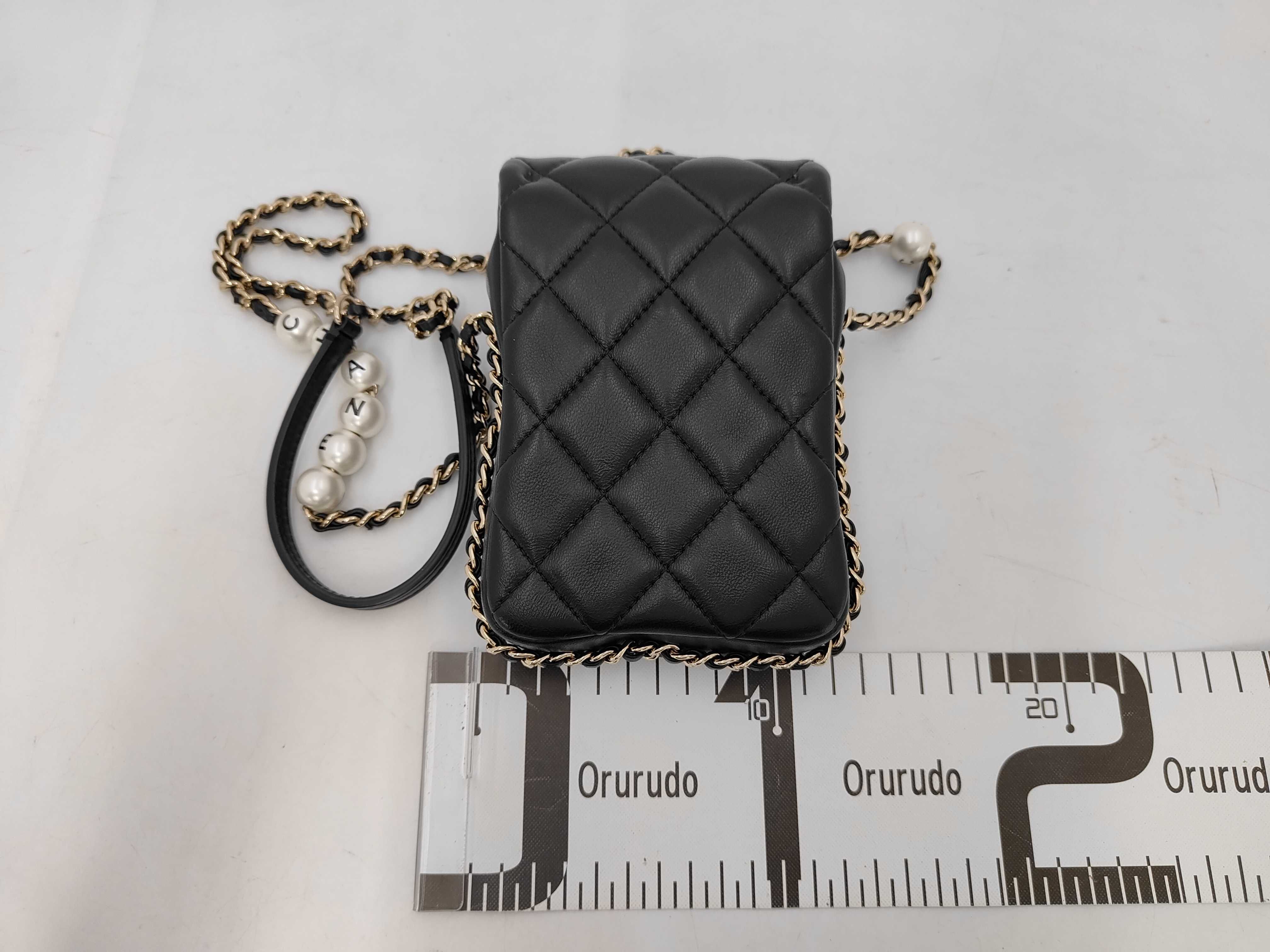 Matelassé Phone Pouch Smartphone Case Black Lambskin Chain Shoulder Bag with Gold Hardware — view 2