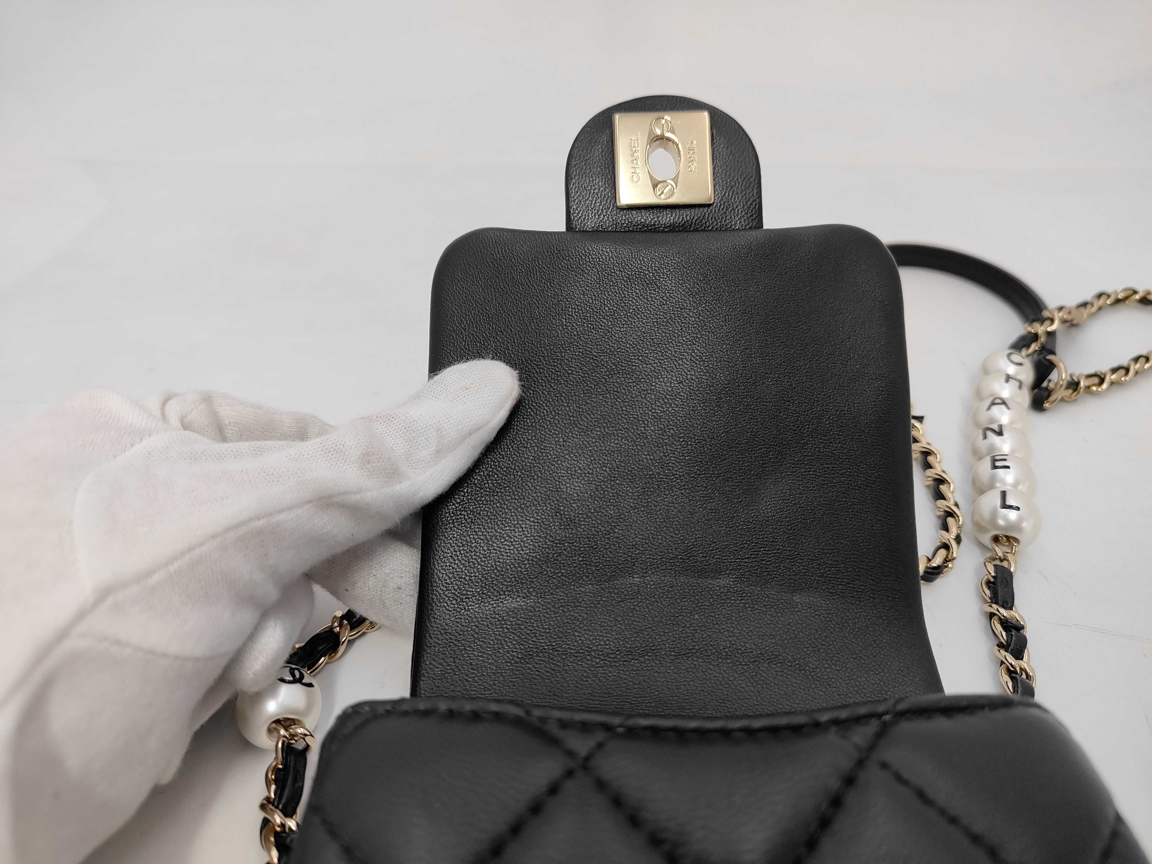 Matelassé Phone Pouch Smartphone Case Black Lambskin Chain Shoulder Bag with Gold Hardware — view 8