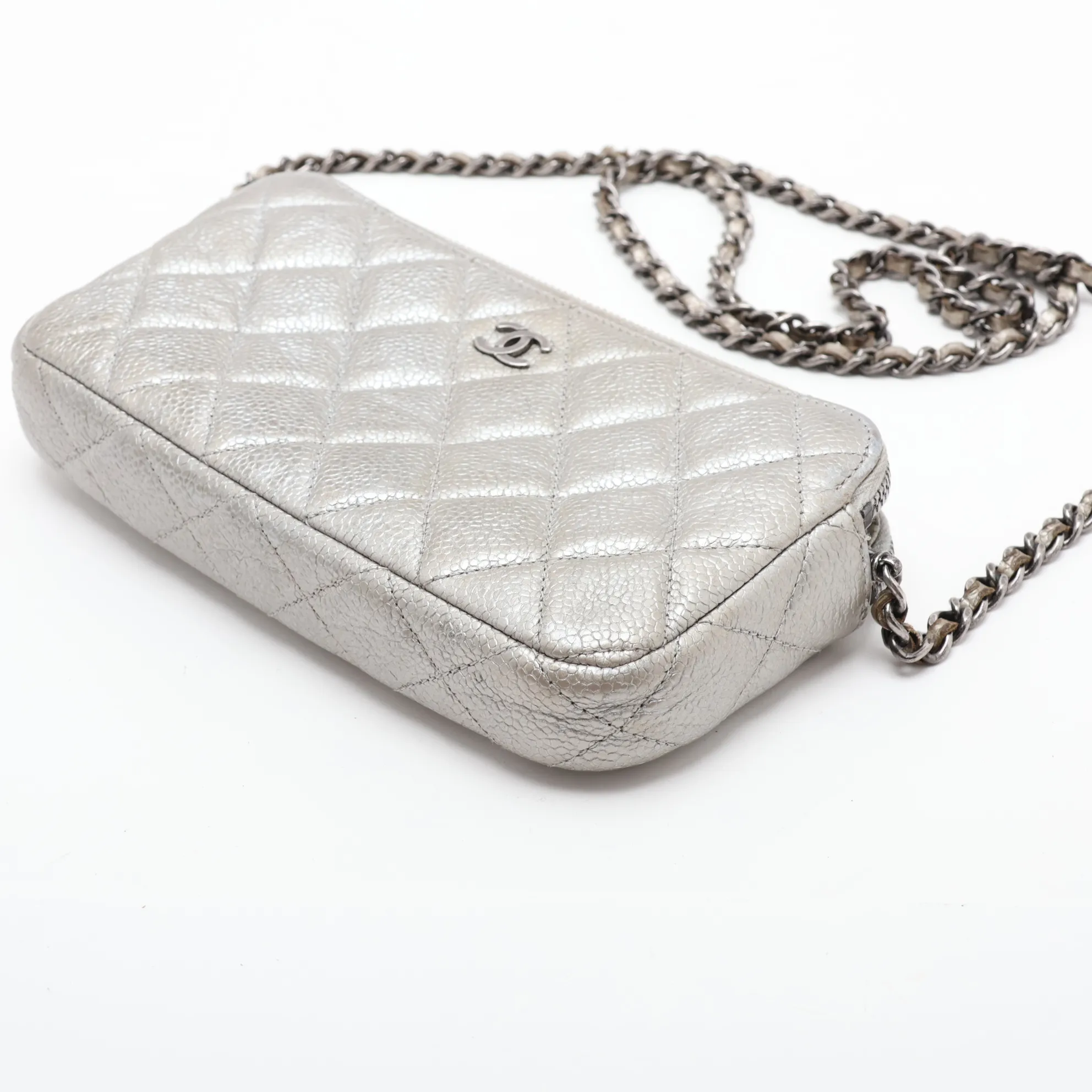 Matelassé Caviar Skin Chain Wallet, Silver, Silver Hardware, 23644505, Serial Number 23 — view 3