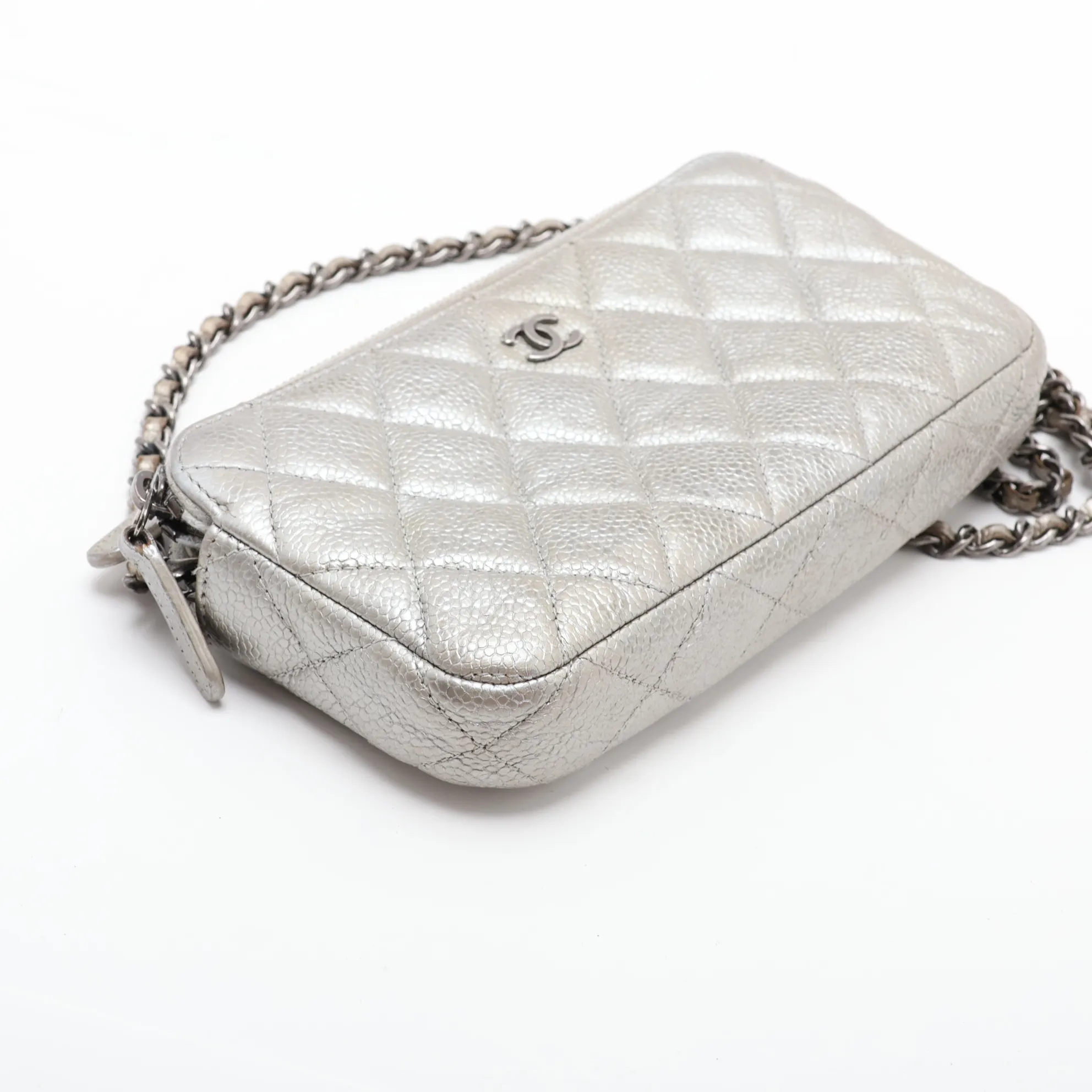 Matelassé Caviar Skin Chain Wallet, Silver, Silver Hardware, 23644505, Serial Number 23 — view 4