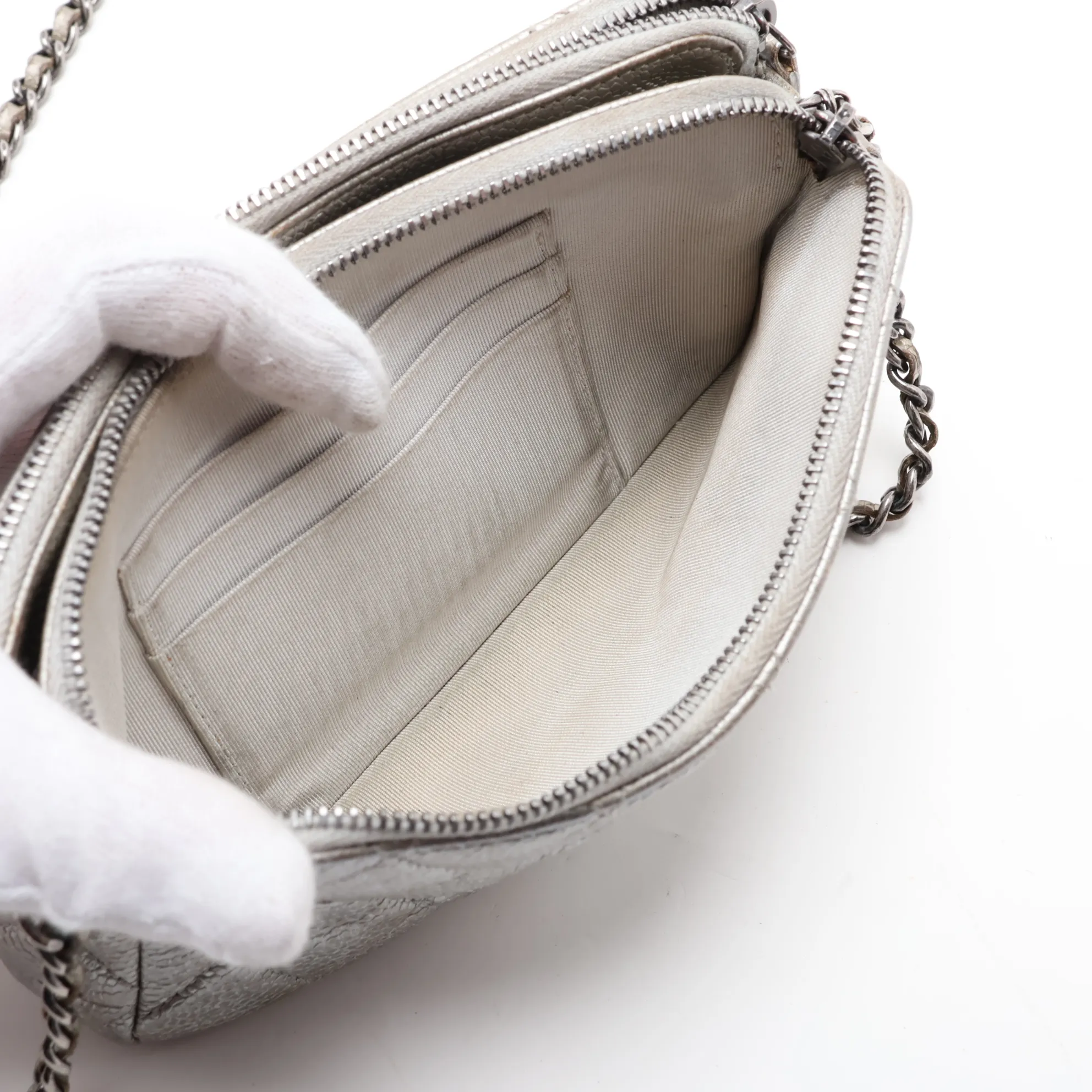 Matelassé Caviar Skin Chain Wallet, Silver, Silver Hardware, 23644505, Serial Number 23 — view 6