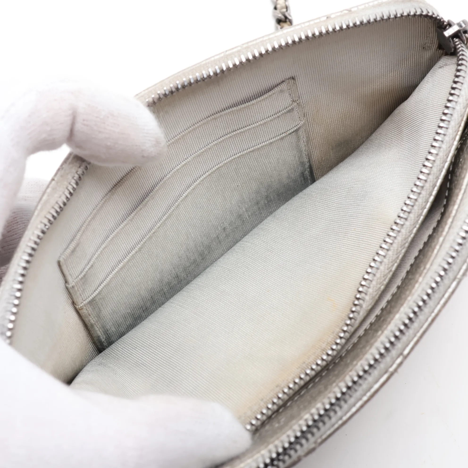 Matelassé Caviar Skin Chain Wallet, Silver, Silver Hardware, 23644505, Serial Number 23 — view 8