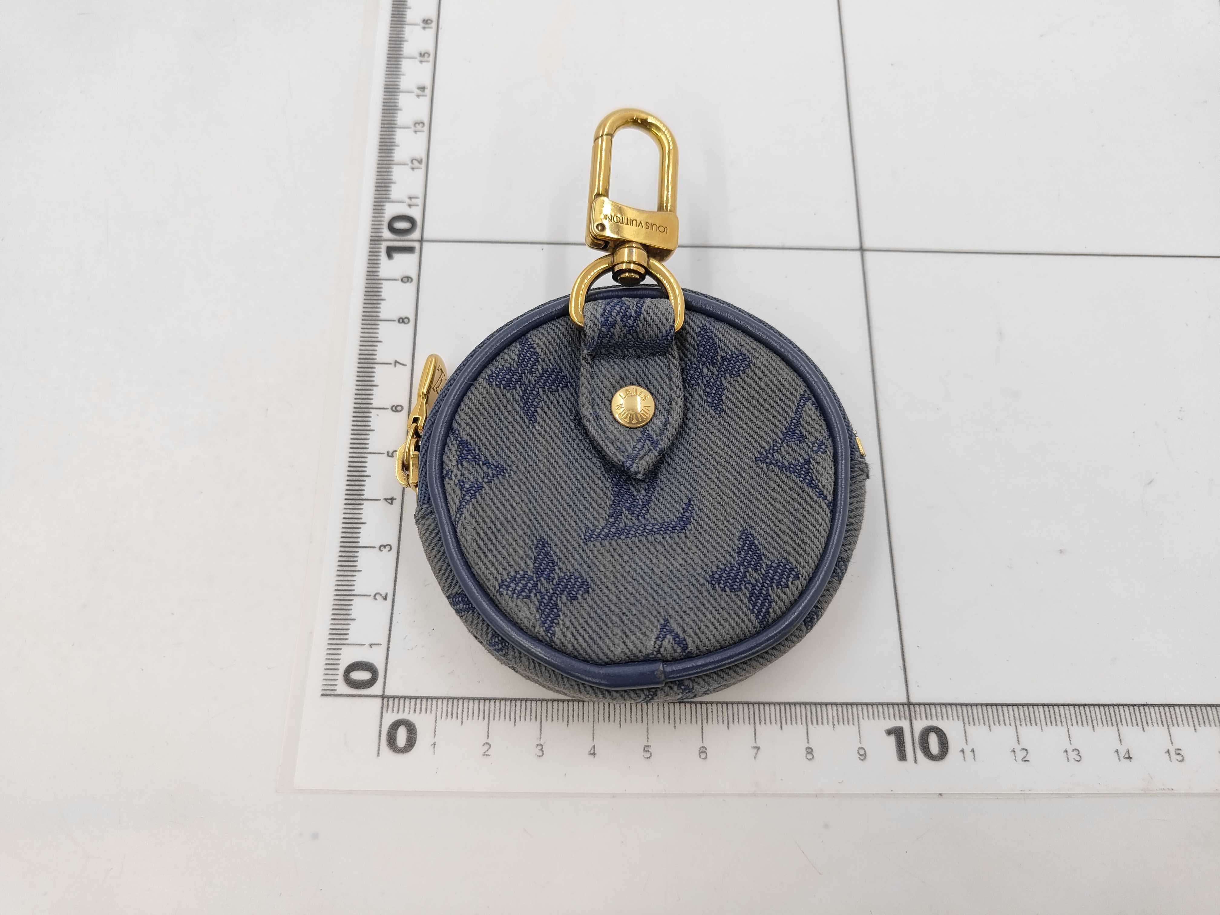 Monogram Denim Round Pouch M68290 Pouch — view 2