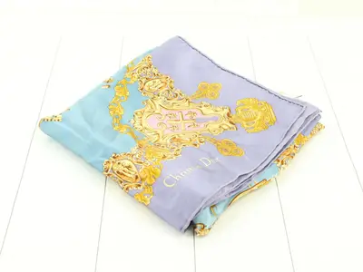 large scarf with key motif
