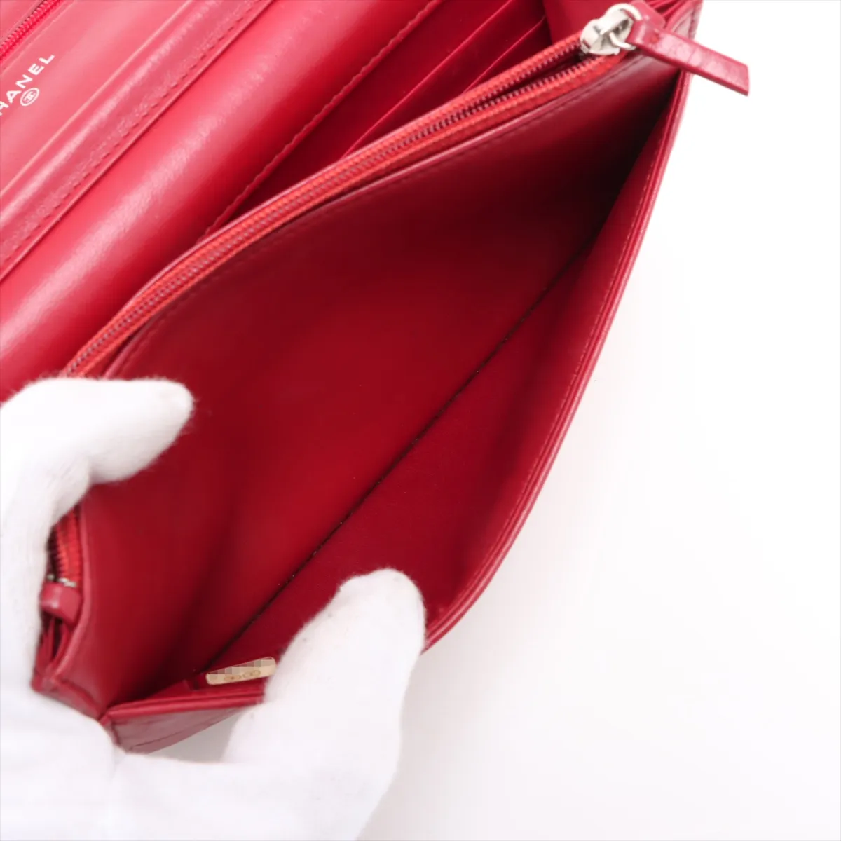 Camellia Leather Chain Wallet Red Silver Hardware 19067060 No. 19 — view 8