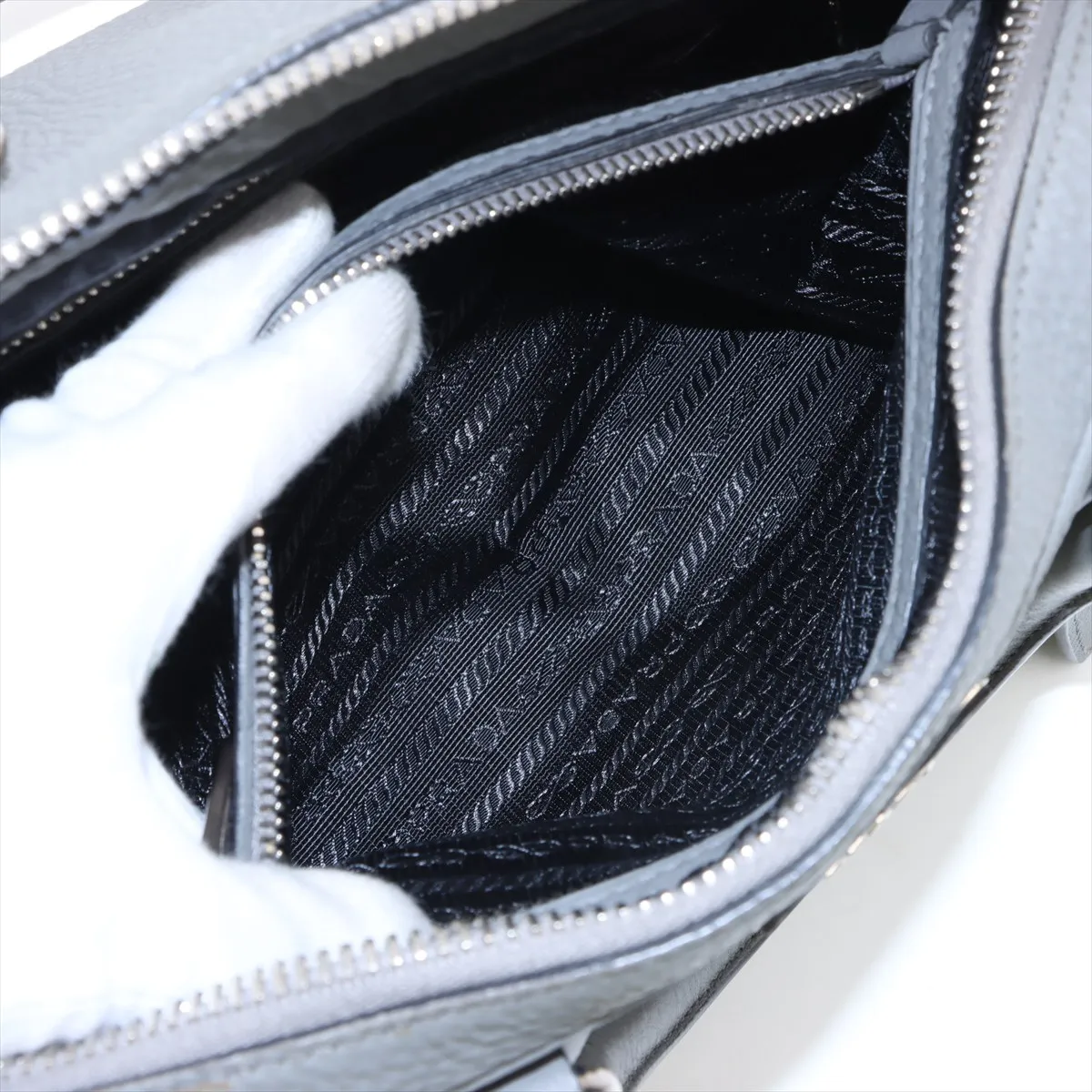 Vitello Dino Leather 2WAY Handbag Gray Cadena Unlocking Problem — view 11