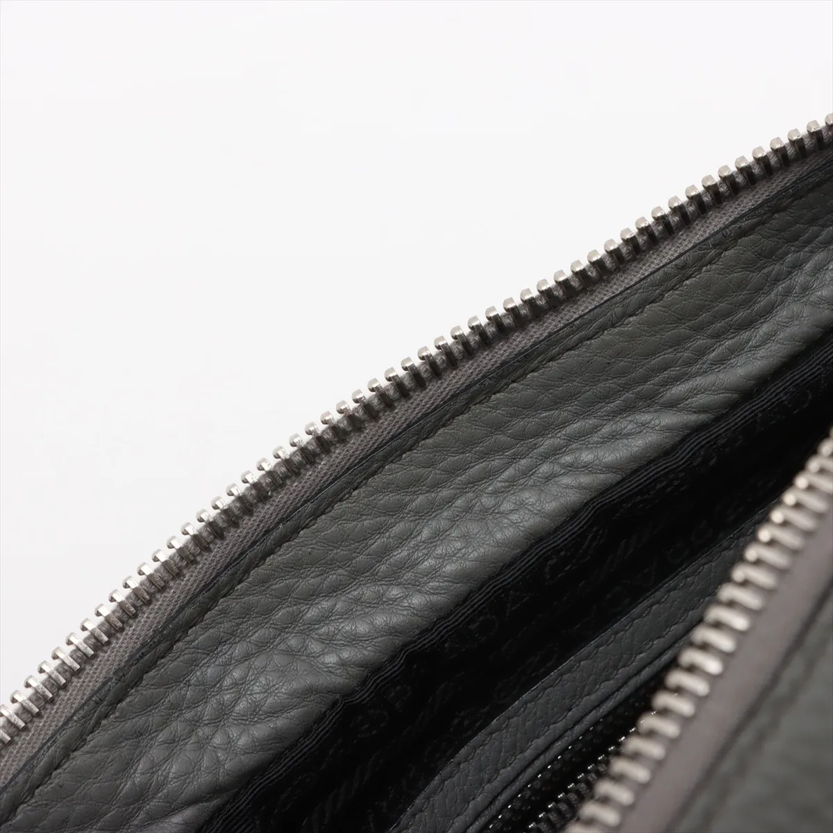 Vitello Dino Leather 2WAY Handbag Gray Cadena Unlocking Problem — view 15