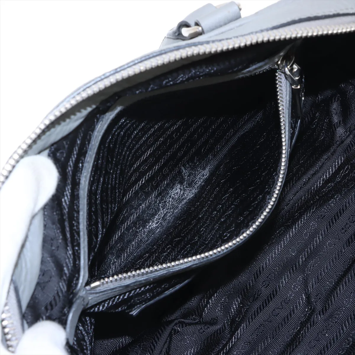 Vitello Dino Leather 2WAY Handbag Gray Cadena Unlocking Problem — view 9