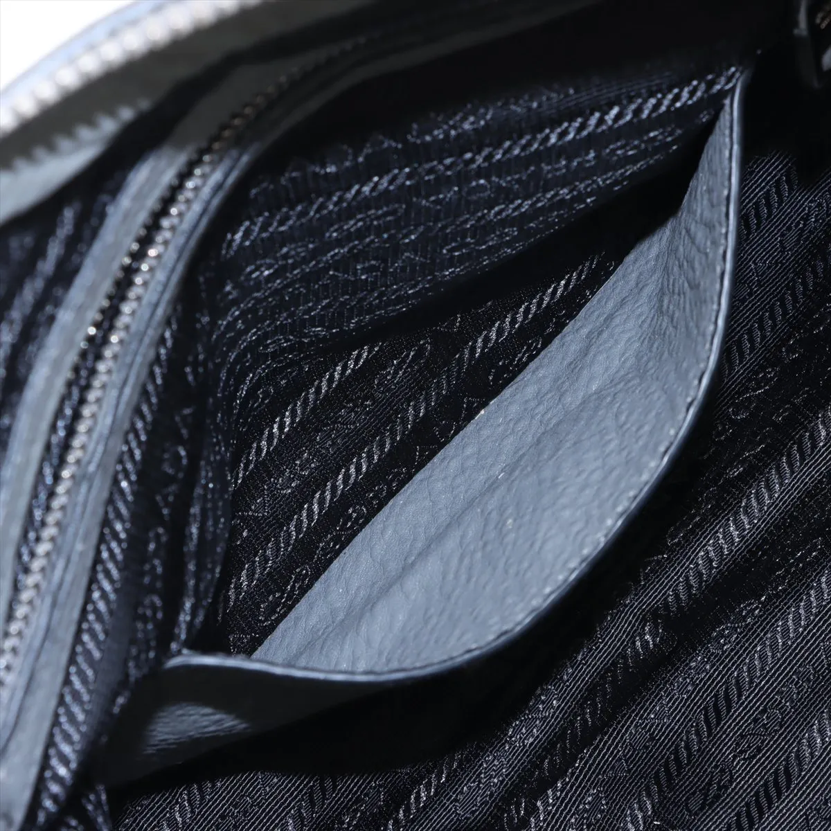 Vitello Dino Leather 2WAY Handbag Gray Cadena Unlocking Problem — view 10