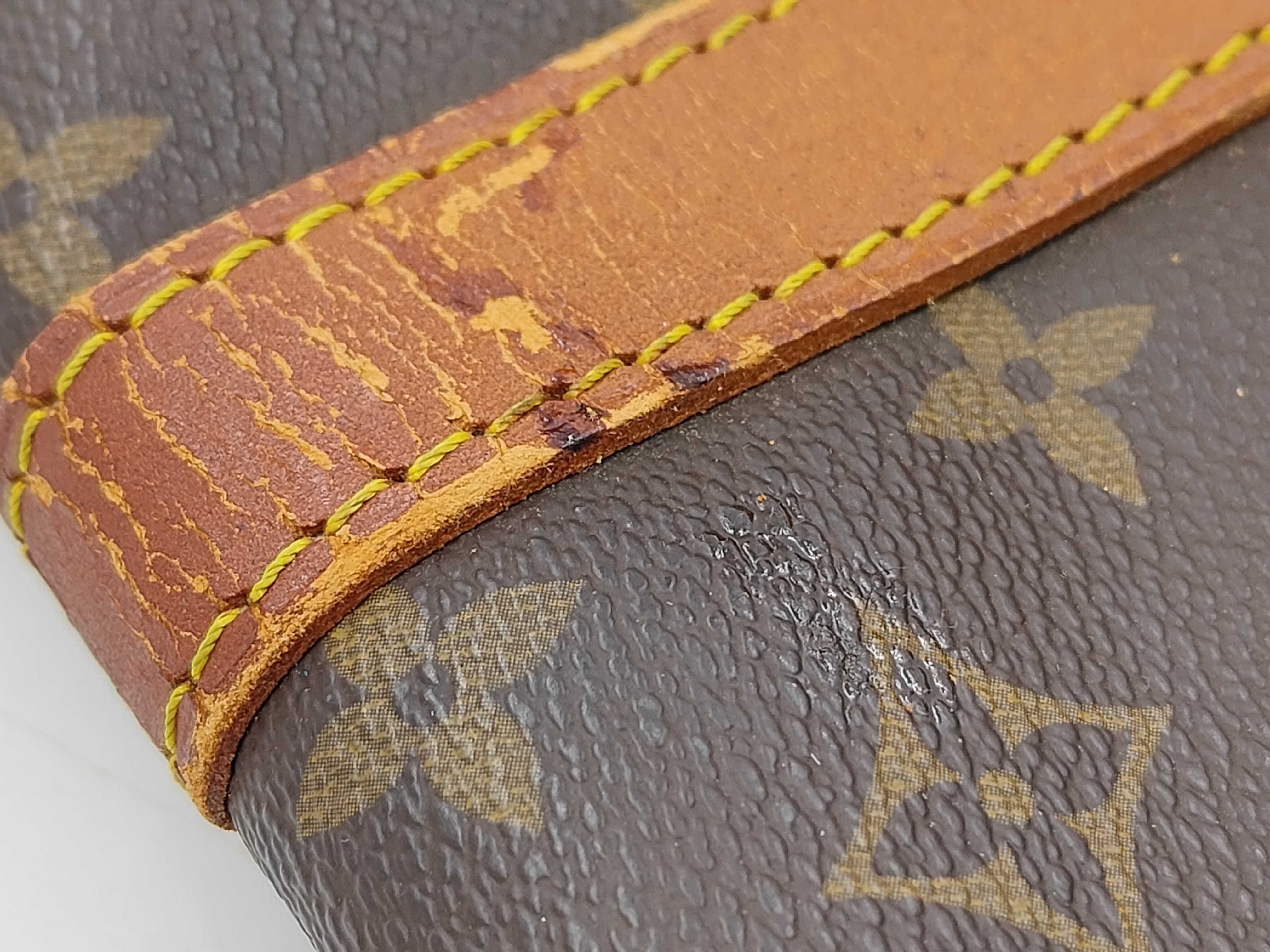 Monogram LV Bandoulière Boston Bag — view 13
