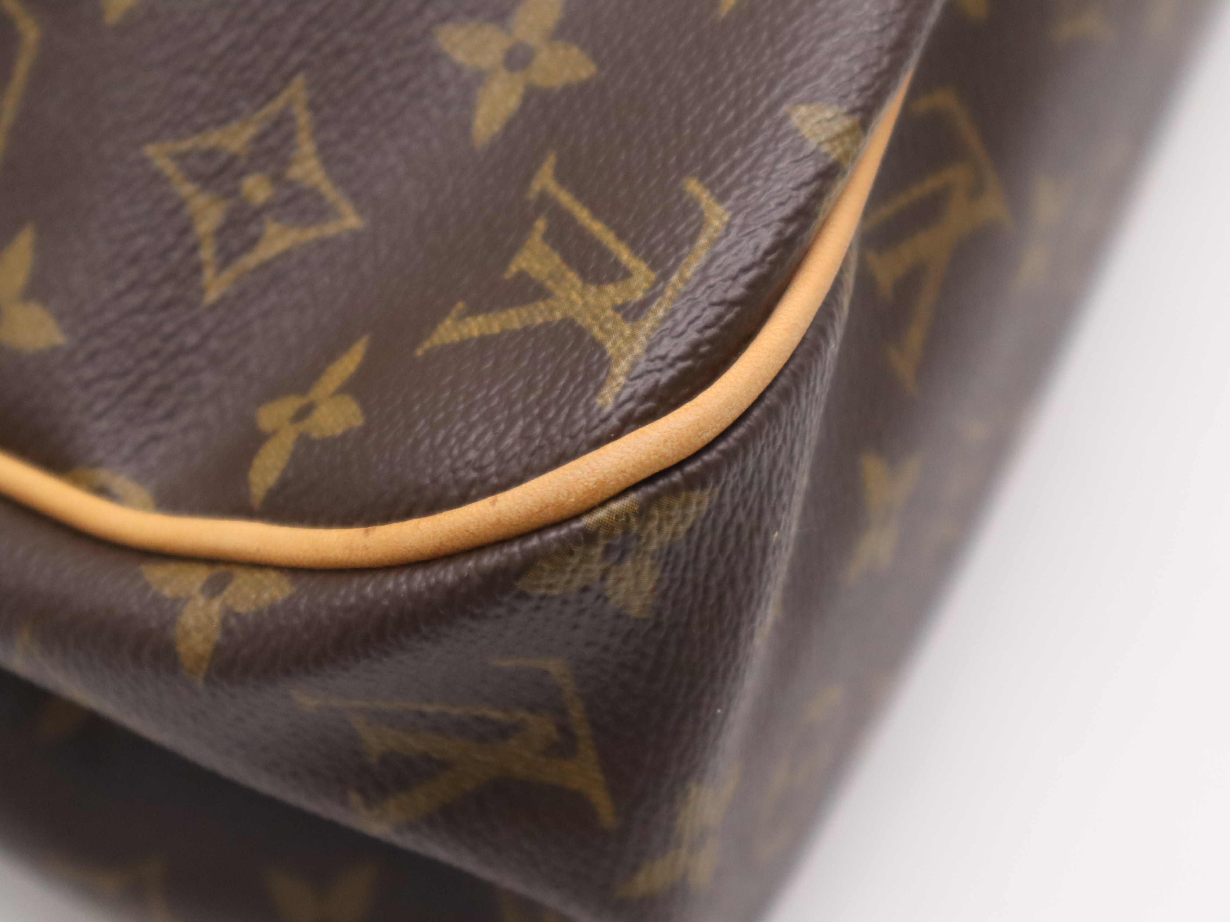 M51154 Monogram Batignolles Horizontal Handbag — view 11