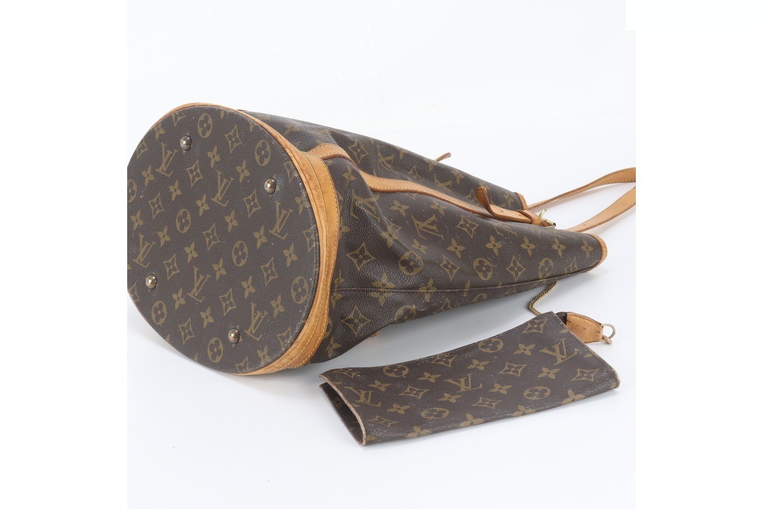 Monogram Bucket GM M42236 Leather Tote Bag — view 4