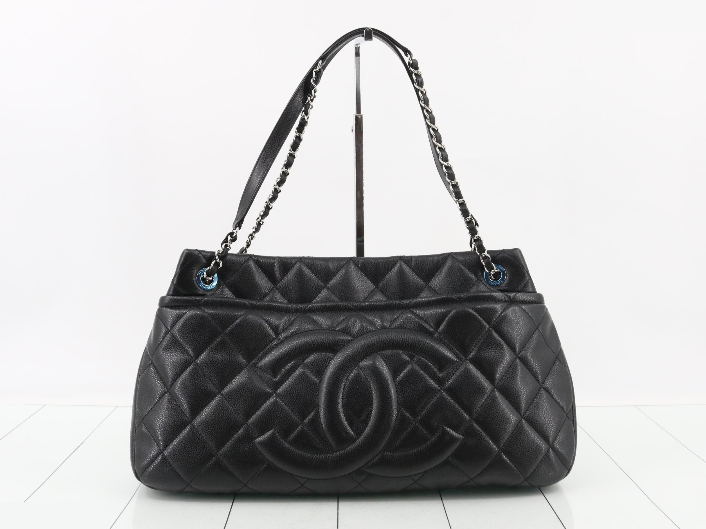 Matelassé Chain Shoulder Bag, Caviar Leather, Black