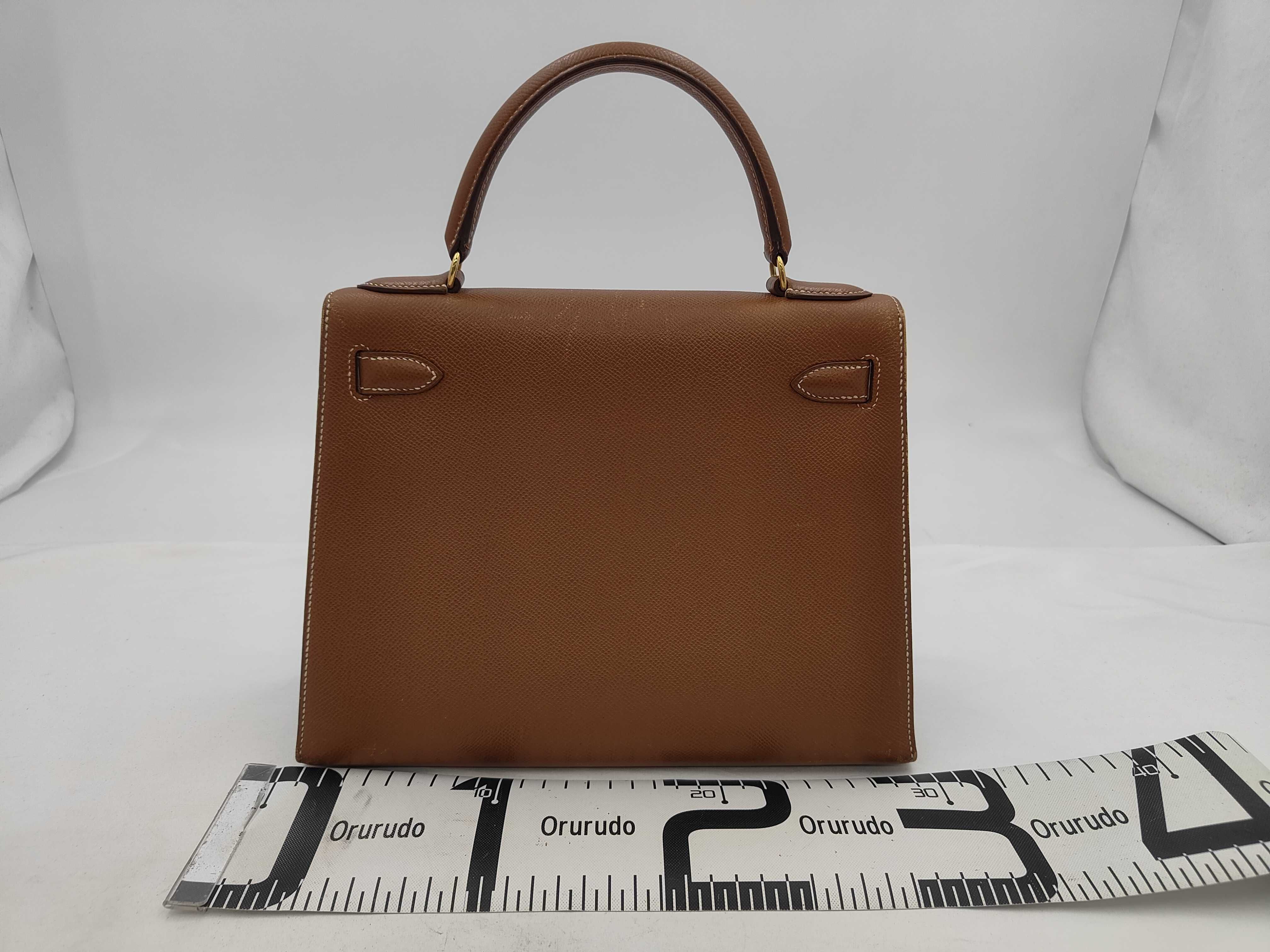 Kelly 28, external stitching, Courchevel leather, gold hardware, V stamp, handbag — view 2
