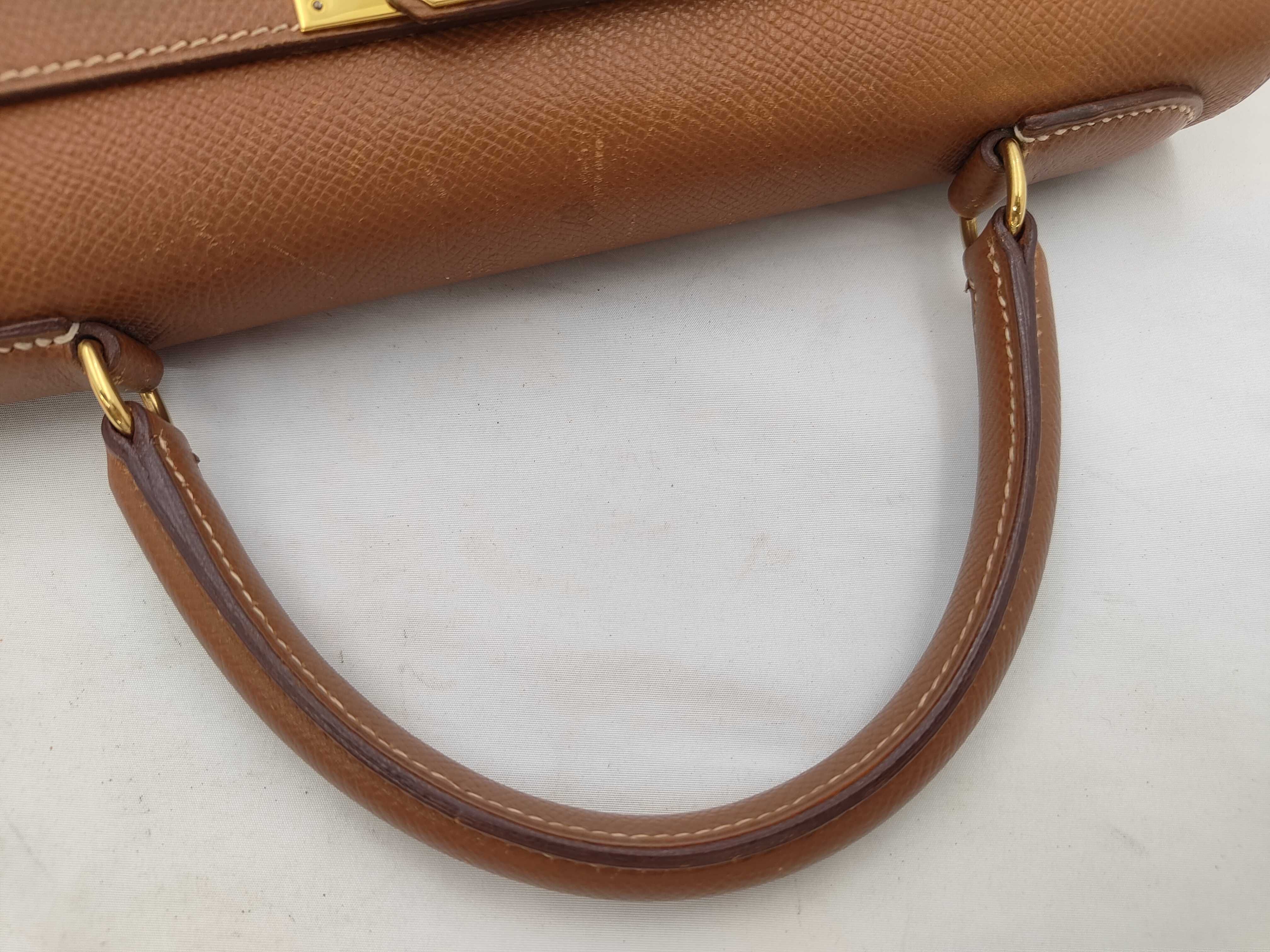 Kelly 28, external stitching, Courchevel leather, gold hardware, V stamp, handbag — view 3