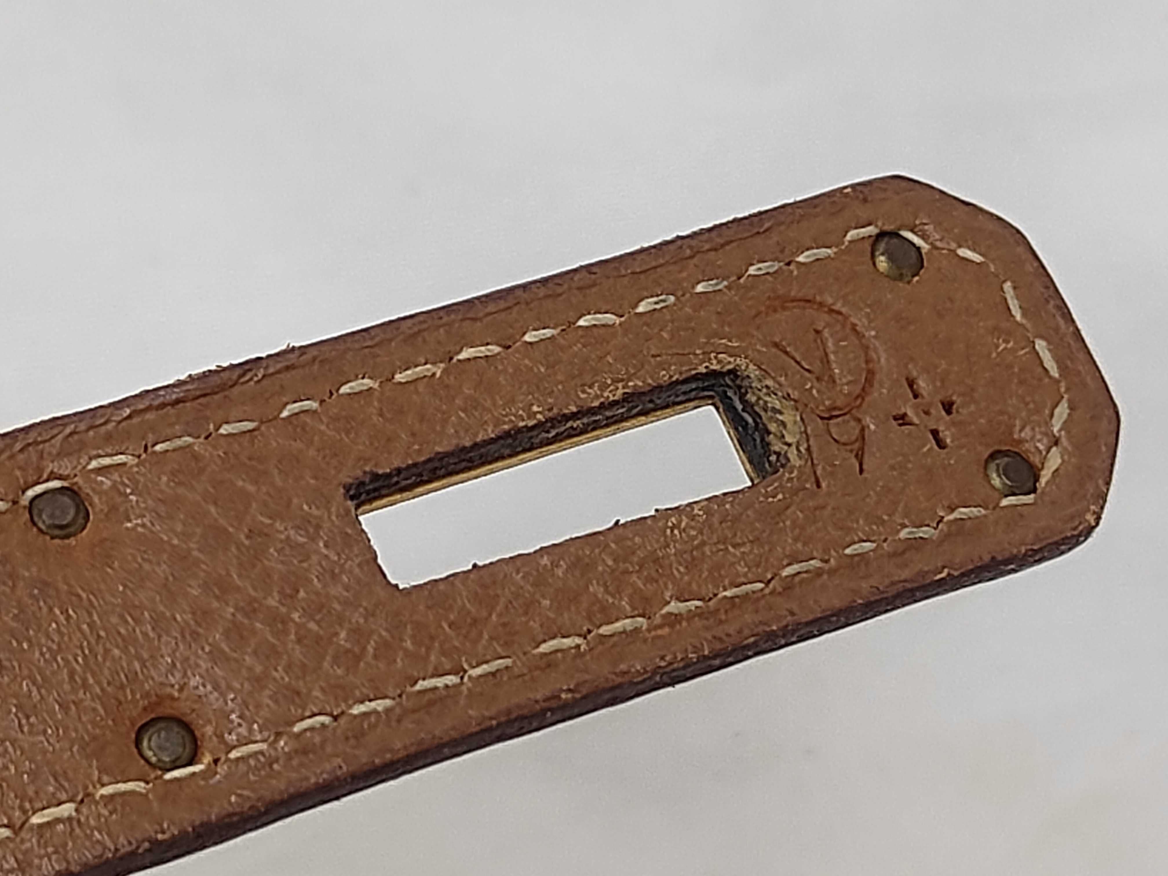Kelly 28, external stitching, Courchevel leather, gold hardware, V stamp, handbag — view 10