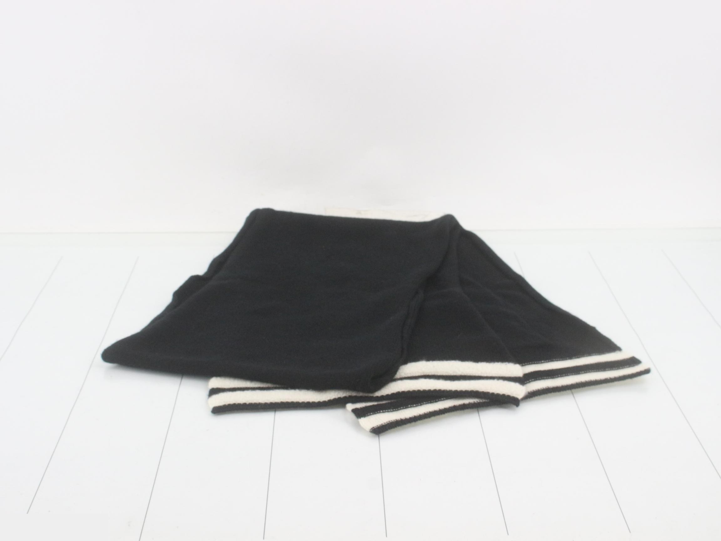 Scarf, logo, pocket — view 3