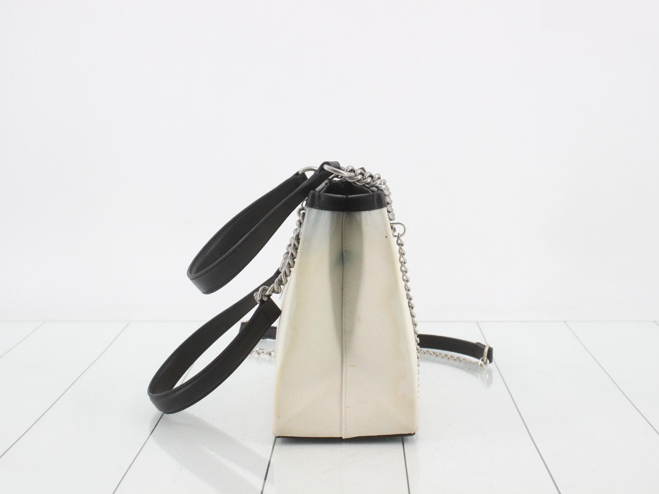 Duty-free 2-way chain tote bag — view 4