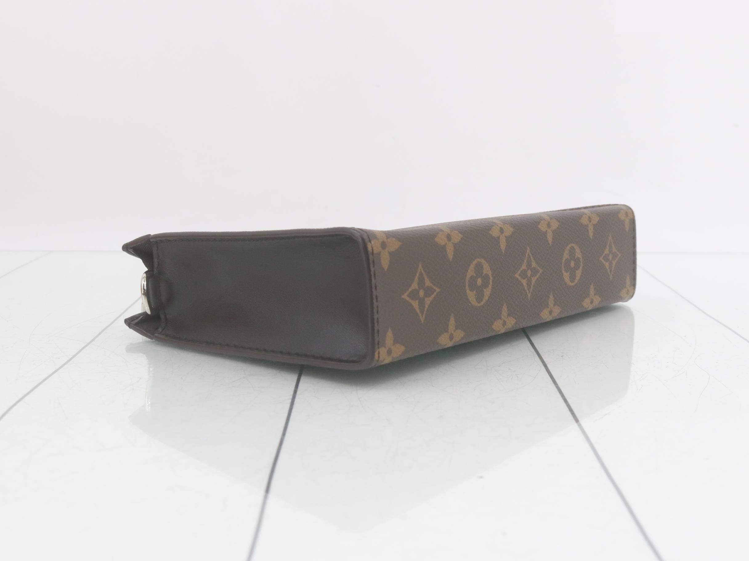 Gaston Wearable Wallet, List Price ¥280,500 — view 5