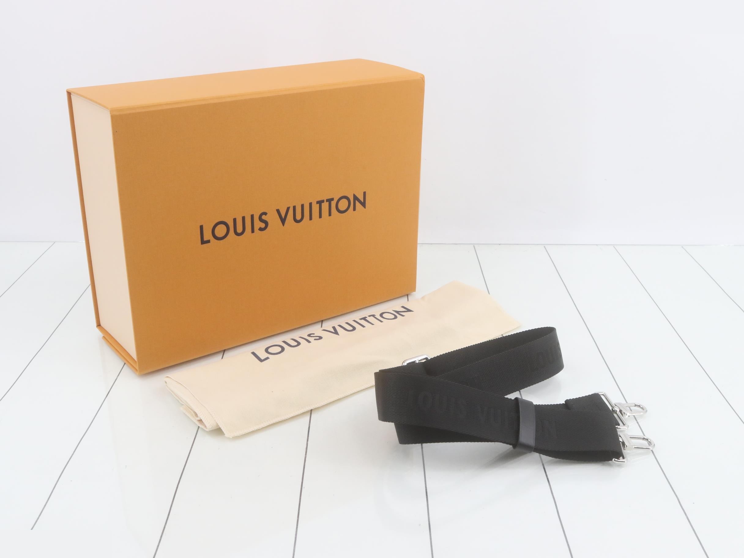 Gaston Wearable Wallet, List Price ¥280,500 — view 7